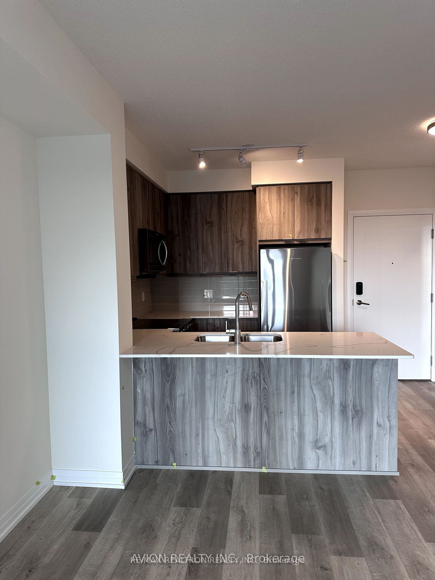 Unit 515 - 15 Watergarden Drive, Mississauga 5