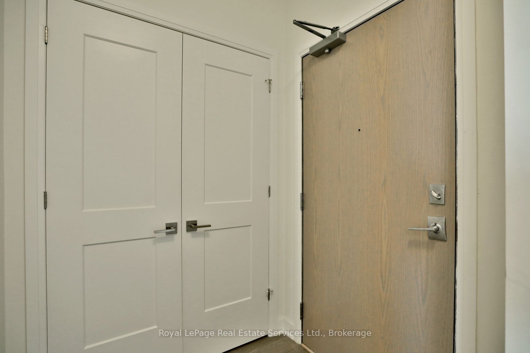 Unit 204 - 3028 Creekshore Common, Oakville 5
