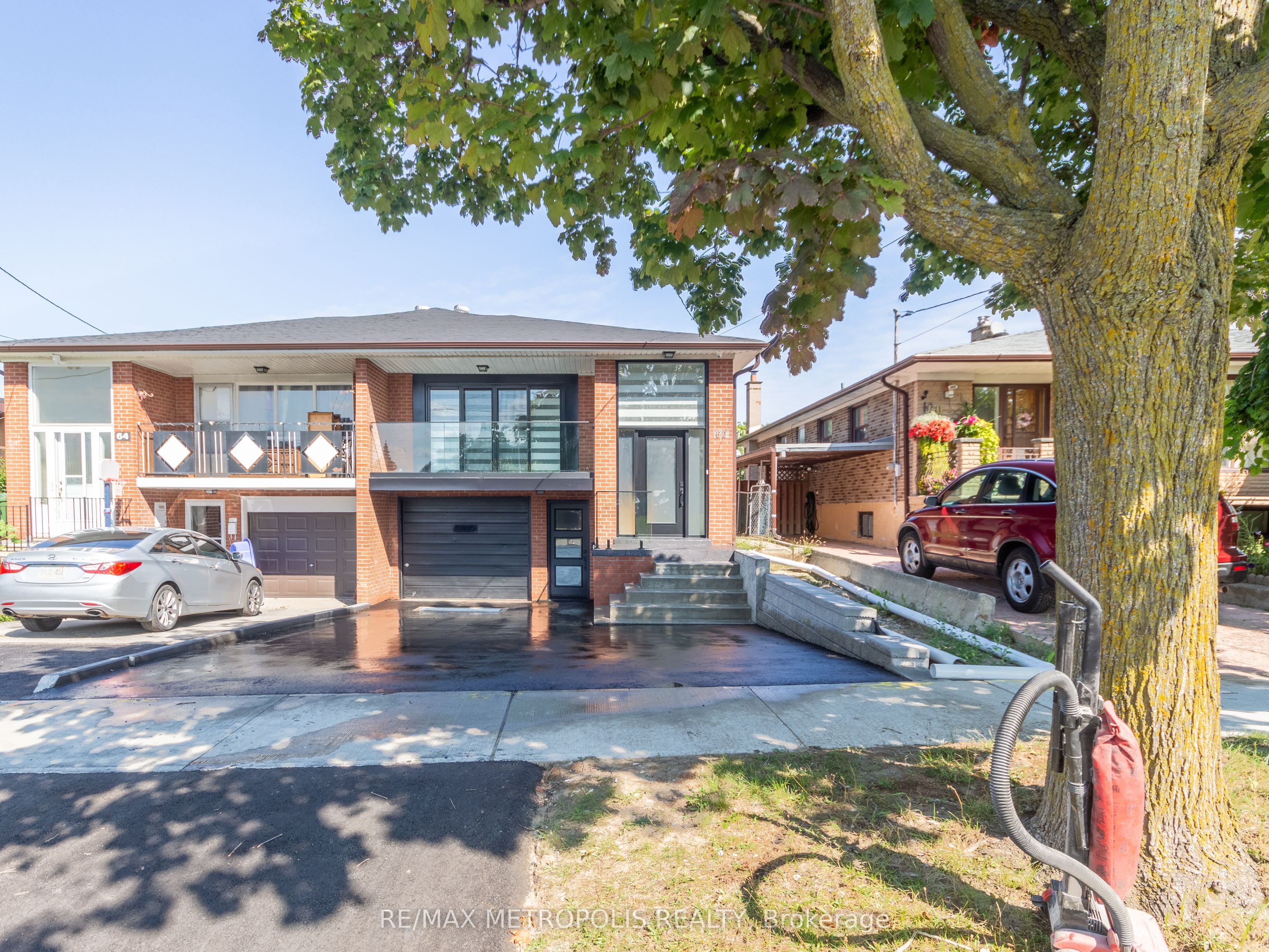 Unit Upper - 62 Davelayne Road, North York 5