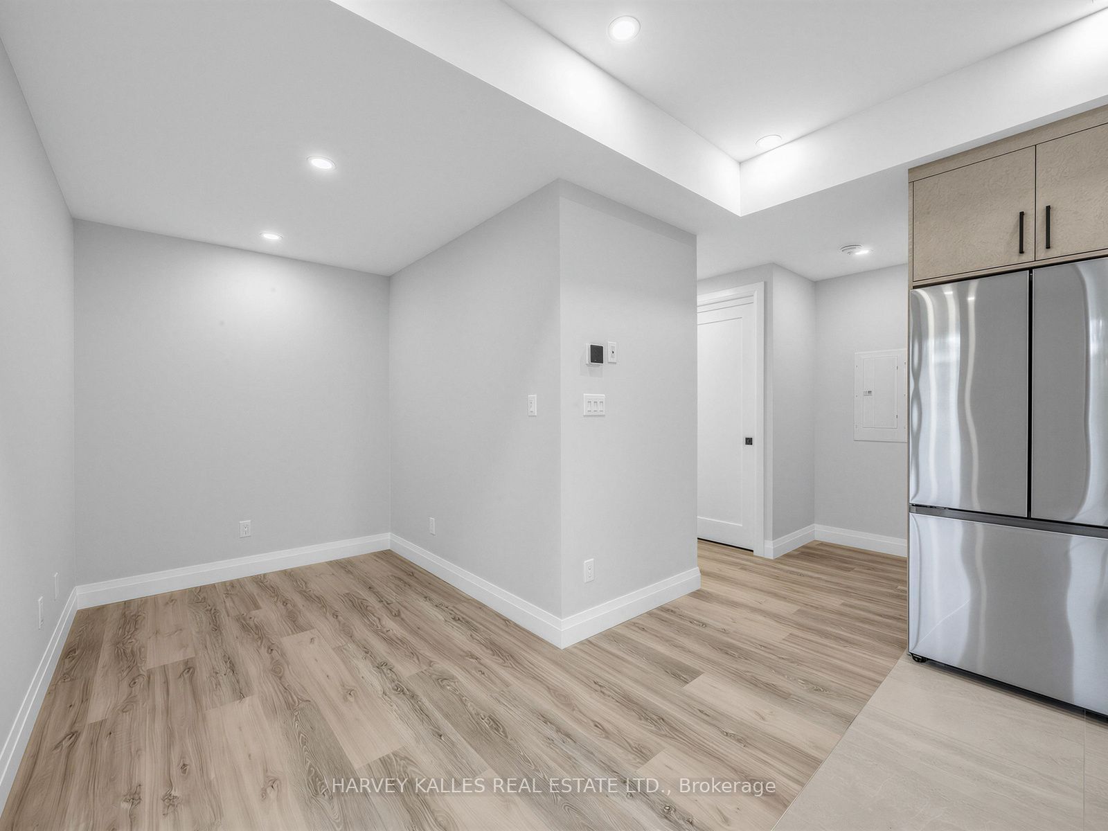 Unit 2 - 102 Shaver Avenue N, Etobicoke 5