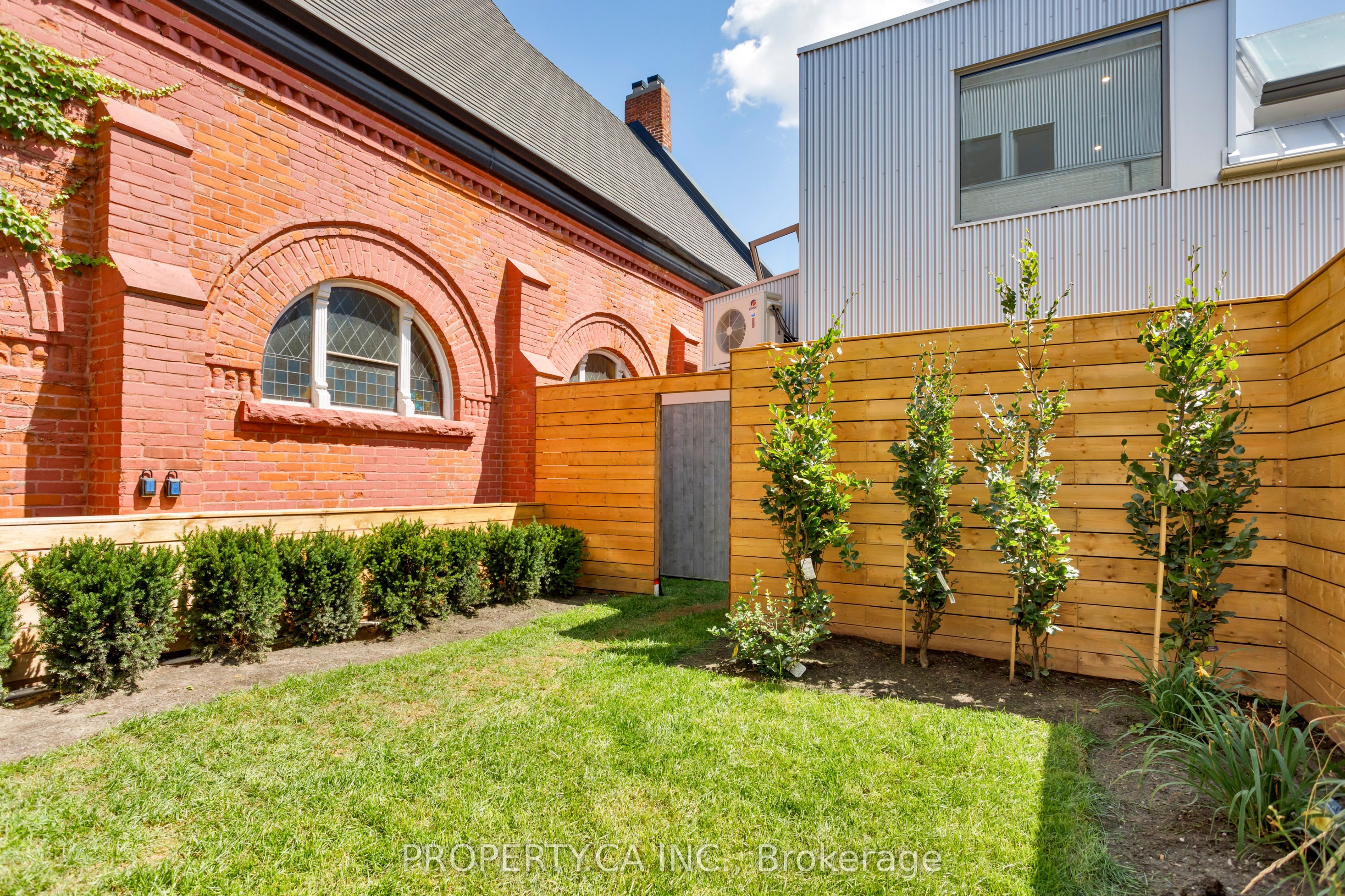 Unit Unit 2 - 301 Keele Street, Toronto 3