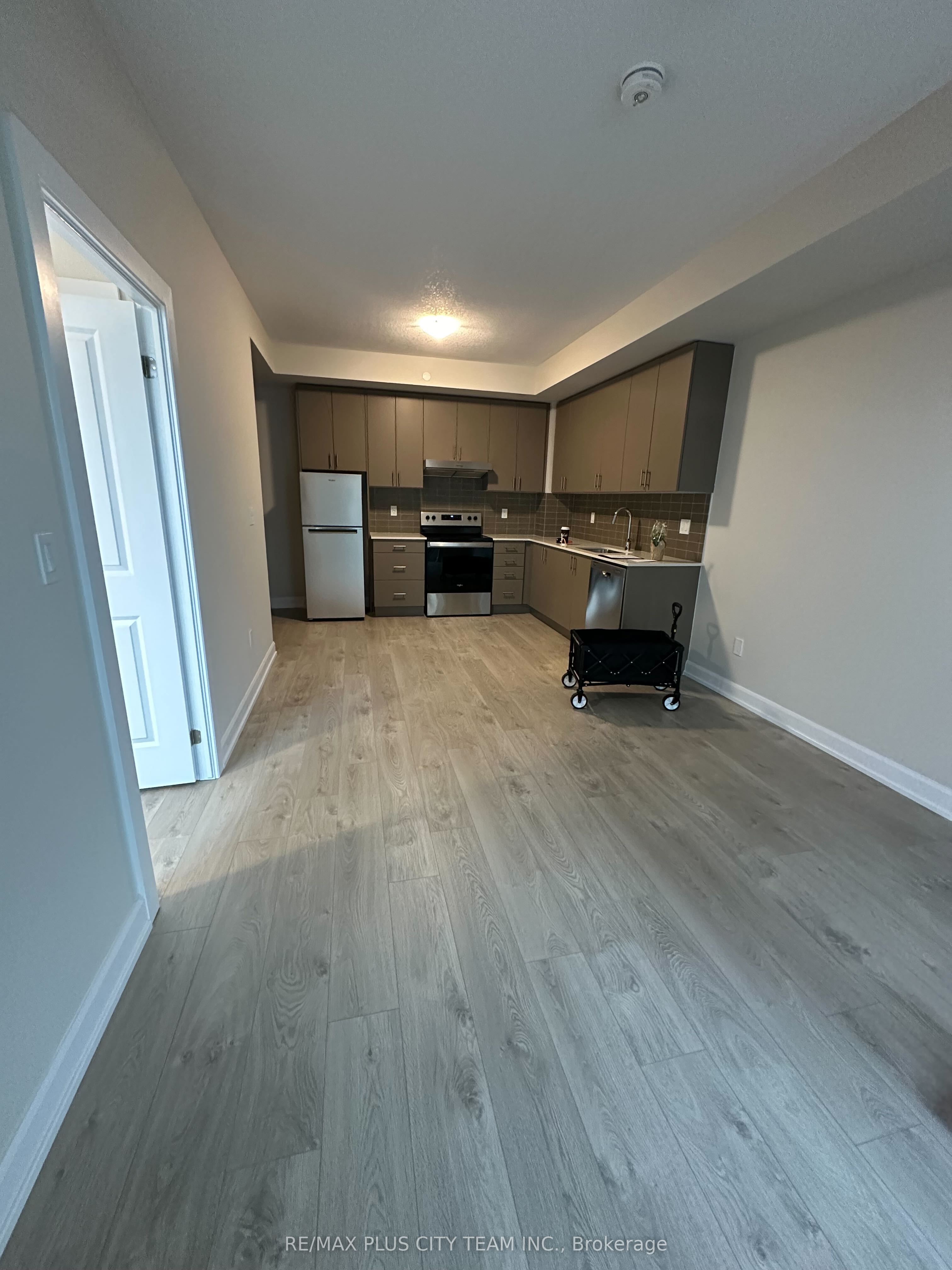 Unit 1606 - 3220 William Coltson Avenue, Oakville 3