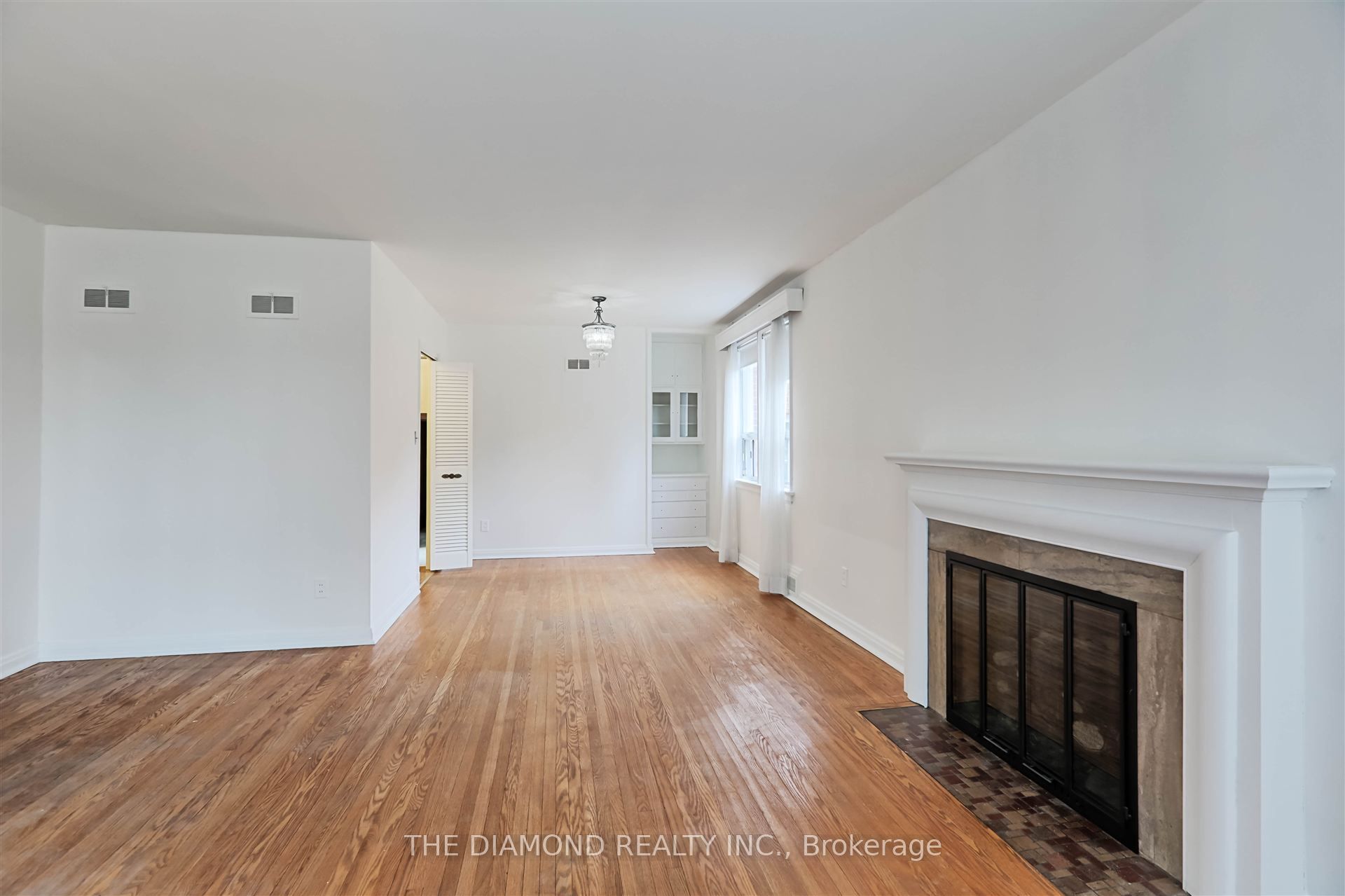 4670 Dundas Street W, Etobicoke 5