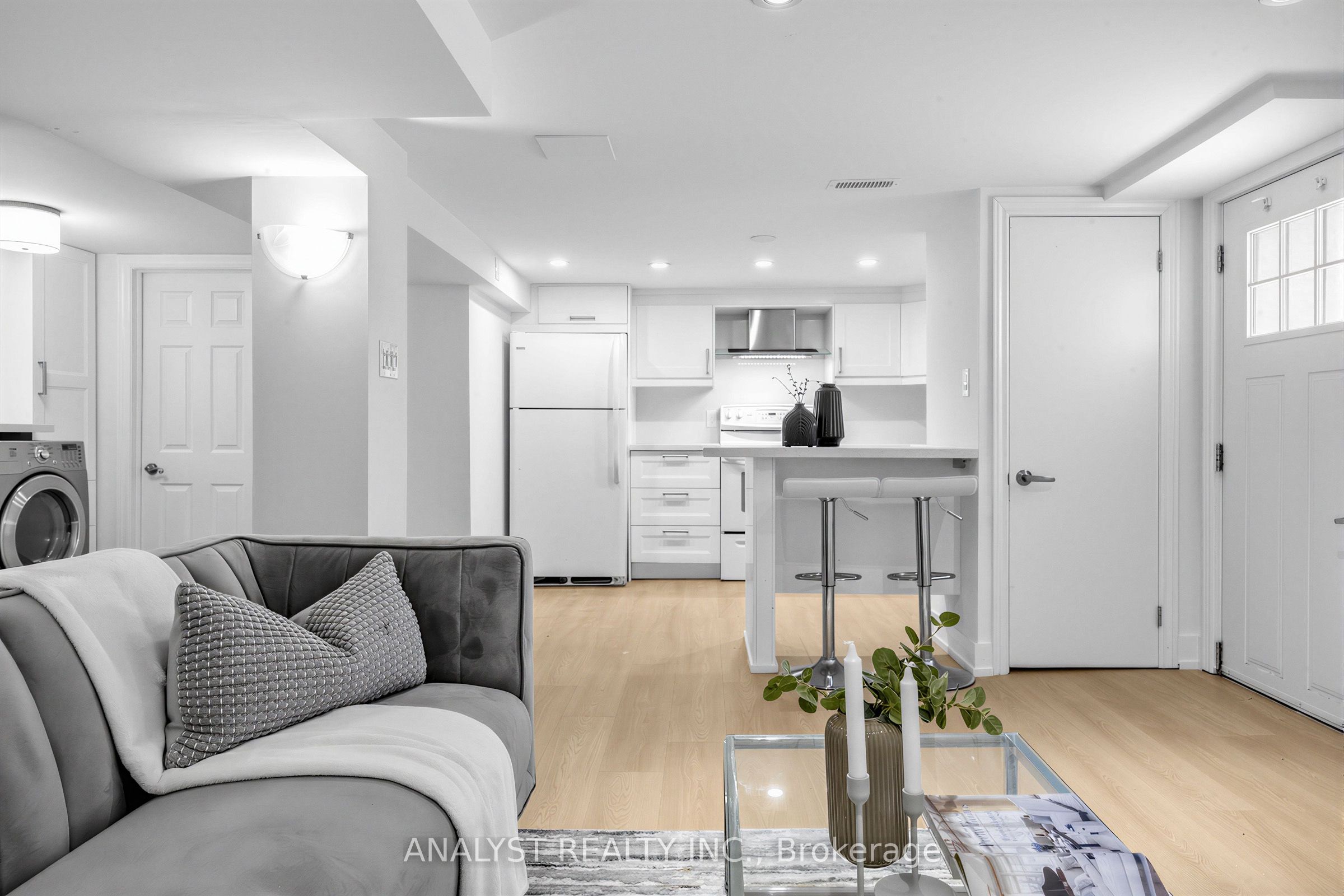 Unit Lower Level - 39 Chartwell Road, Etobicoke 4