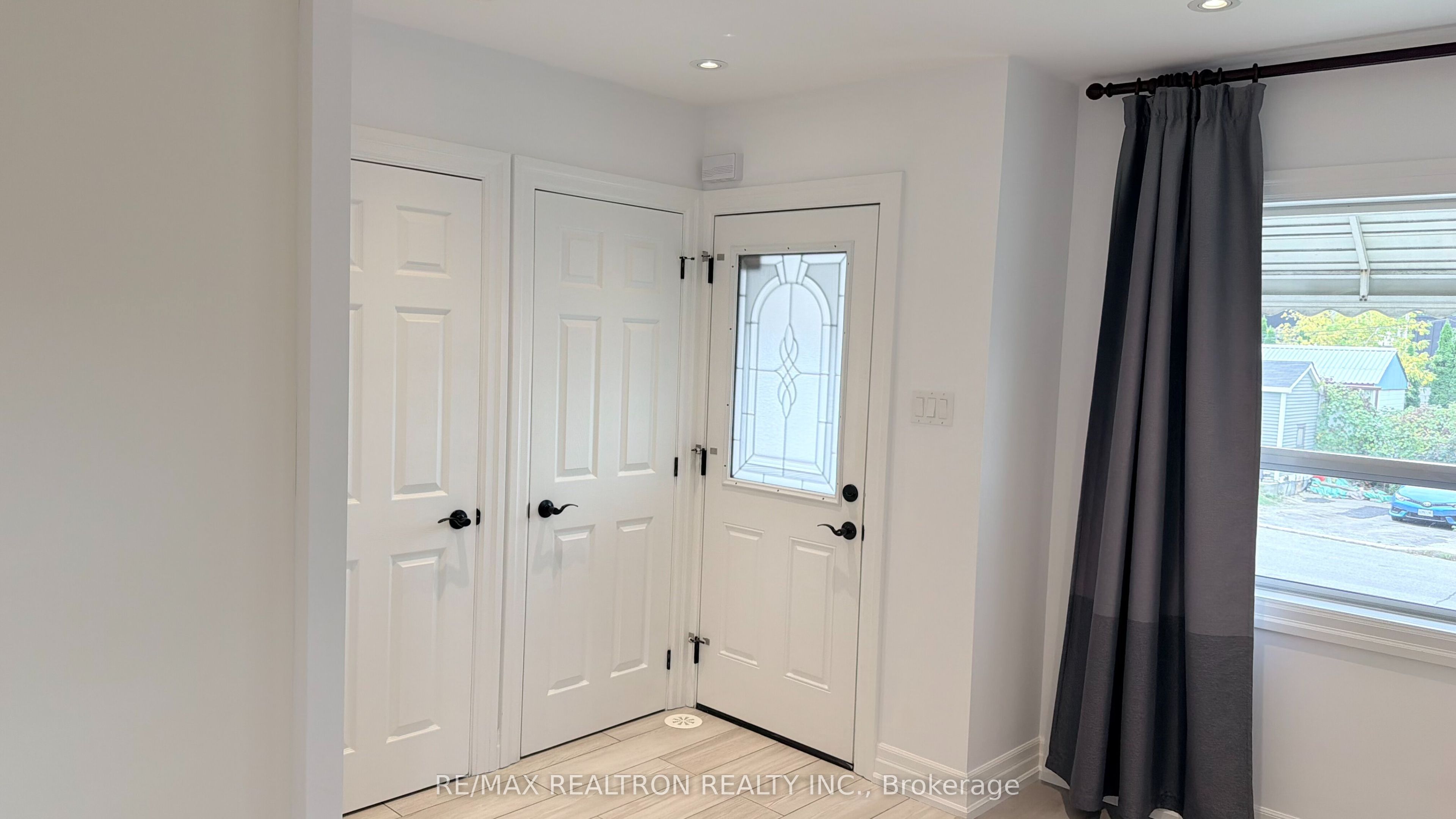 Unit Main Floor - 78 Schell Avenue, Toronto 5