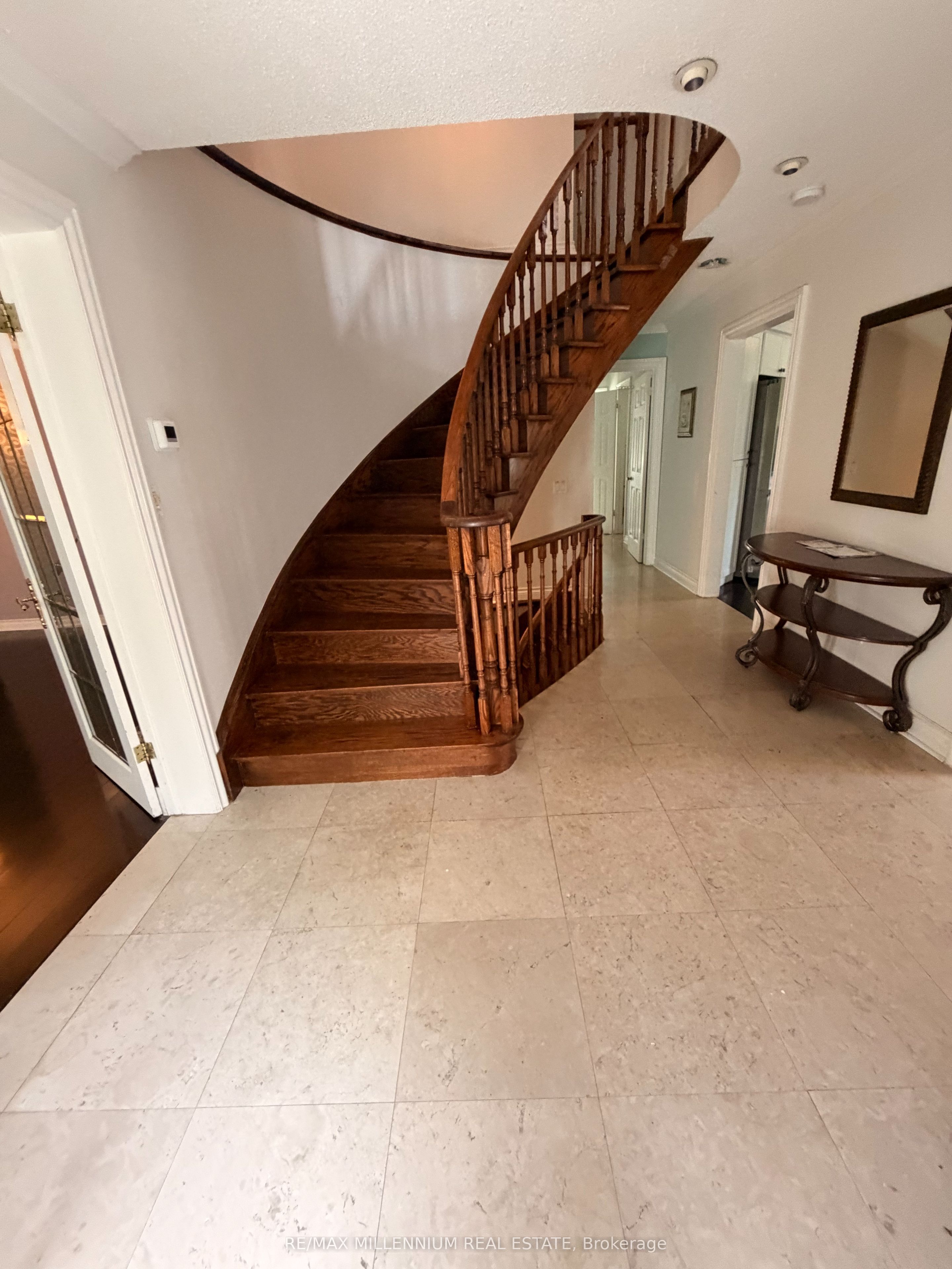 3501 Kingbird Court, Mississauga 4