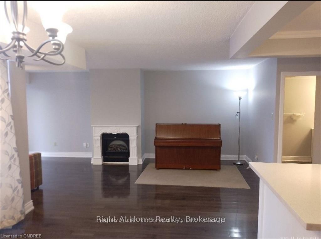 Unit 121 - 1300 Marlborough Court, Oakville 4