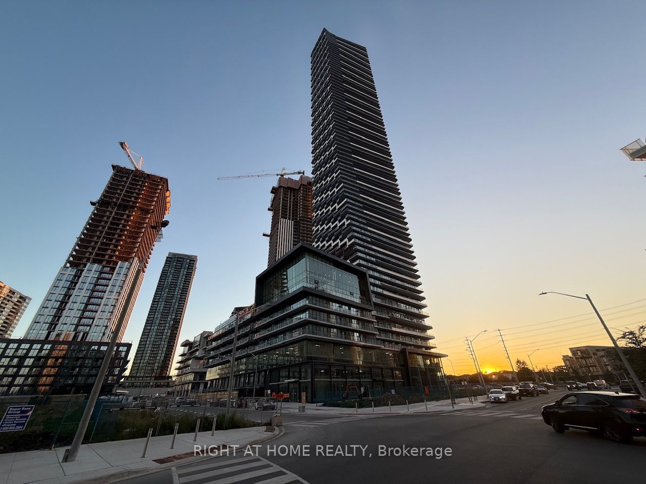 Unit 802 - 448 Burnhamthorpe Road, Mississauga 2