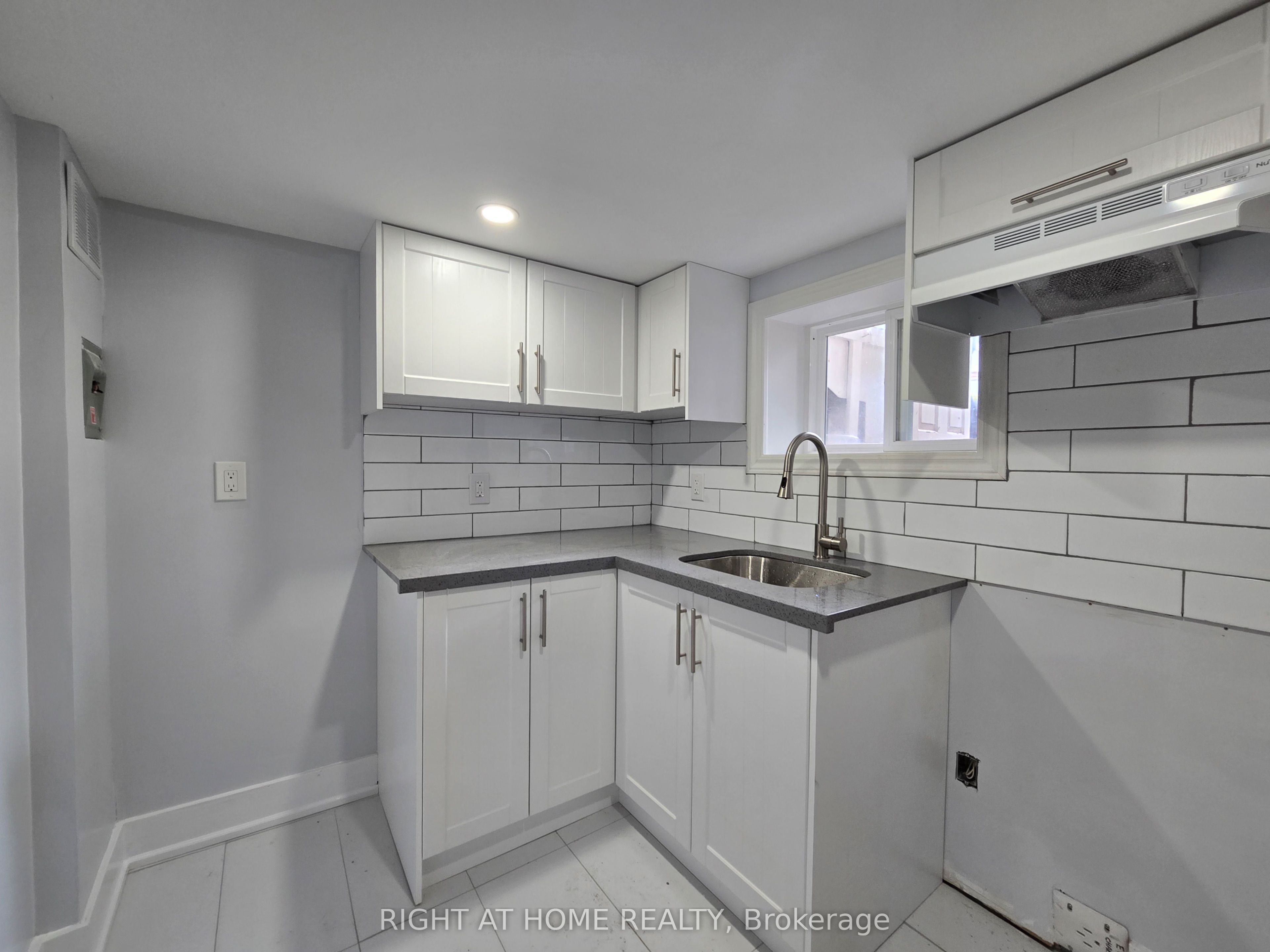 Unit BSMT - 984 Ossington Avenue, Toronto 4