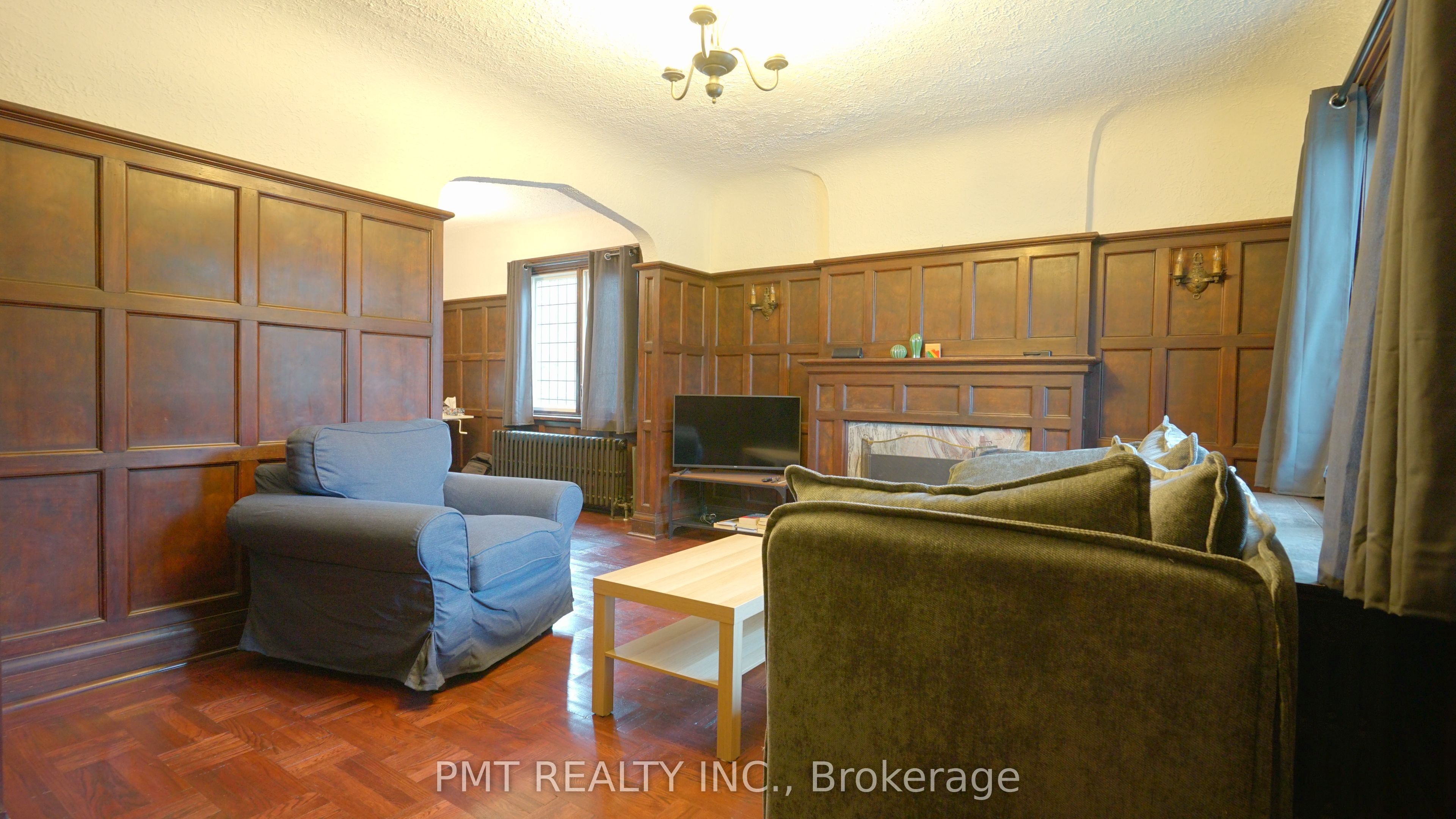 Unit Upper - 2 Larkin Avenue, Toronto 2