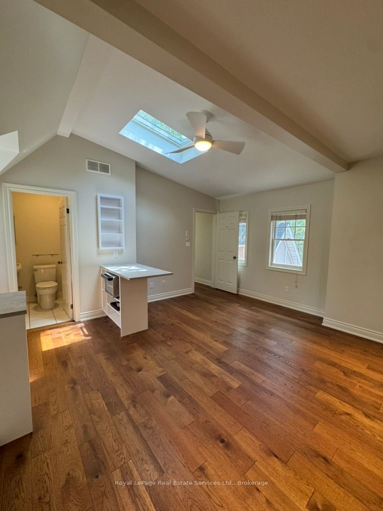 Unit 3 - 134 Forsythe Street, Oakville 2