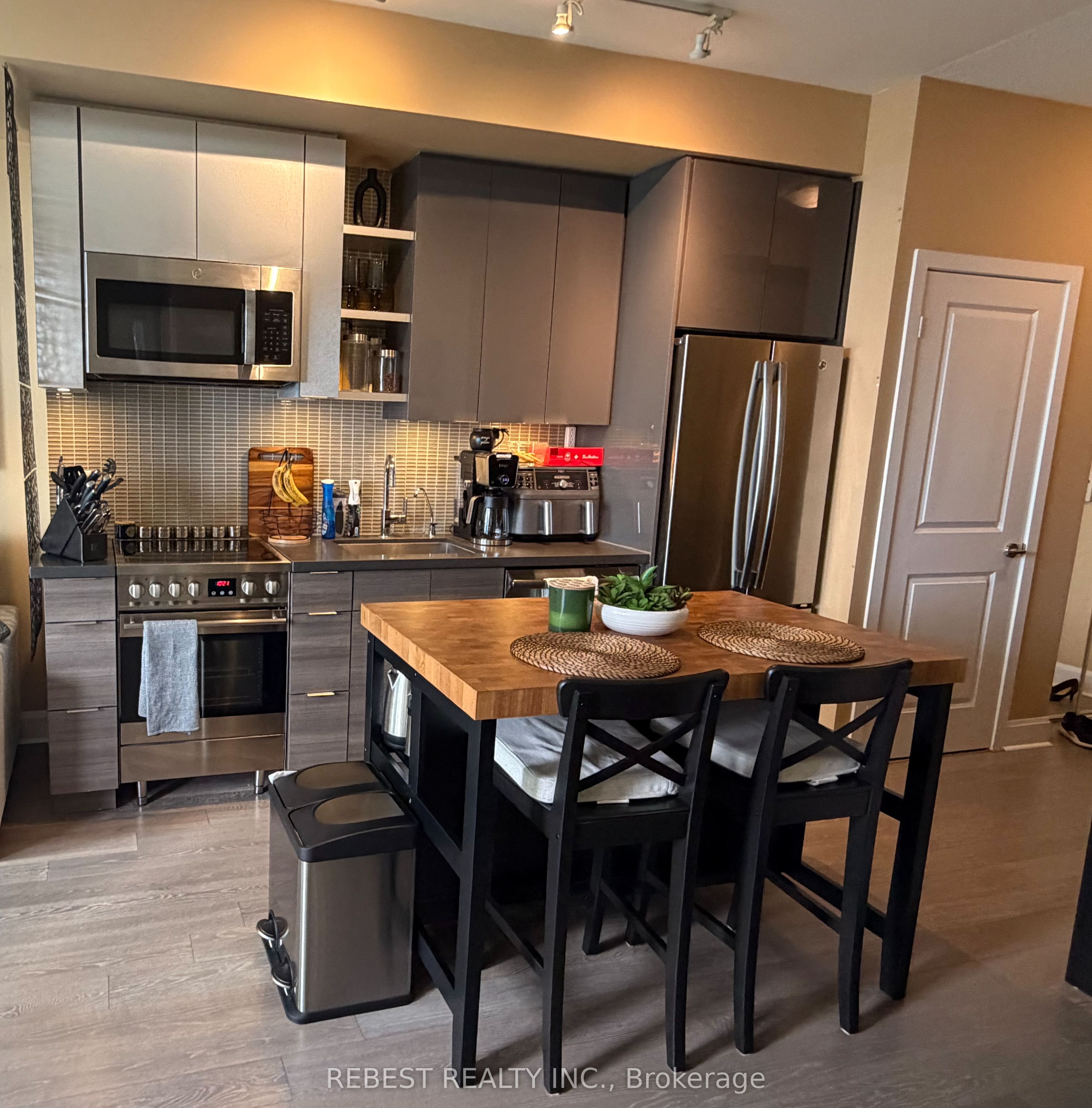 Unit 3302 - 33 Shore Breeze Drive, Etobicoke 2