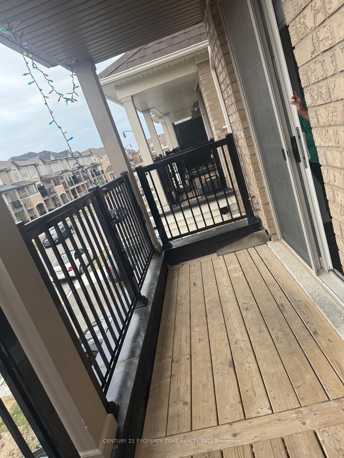 Unit Main/Upper - 31 Hashmi Place, Brampton 2
