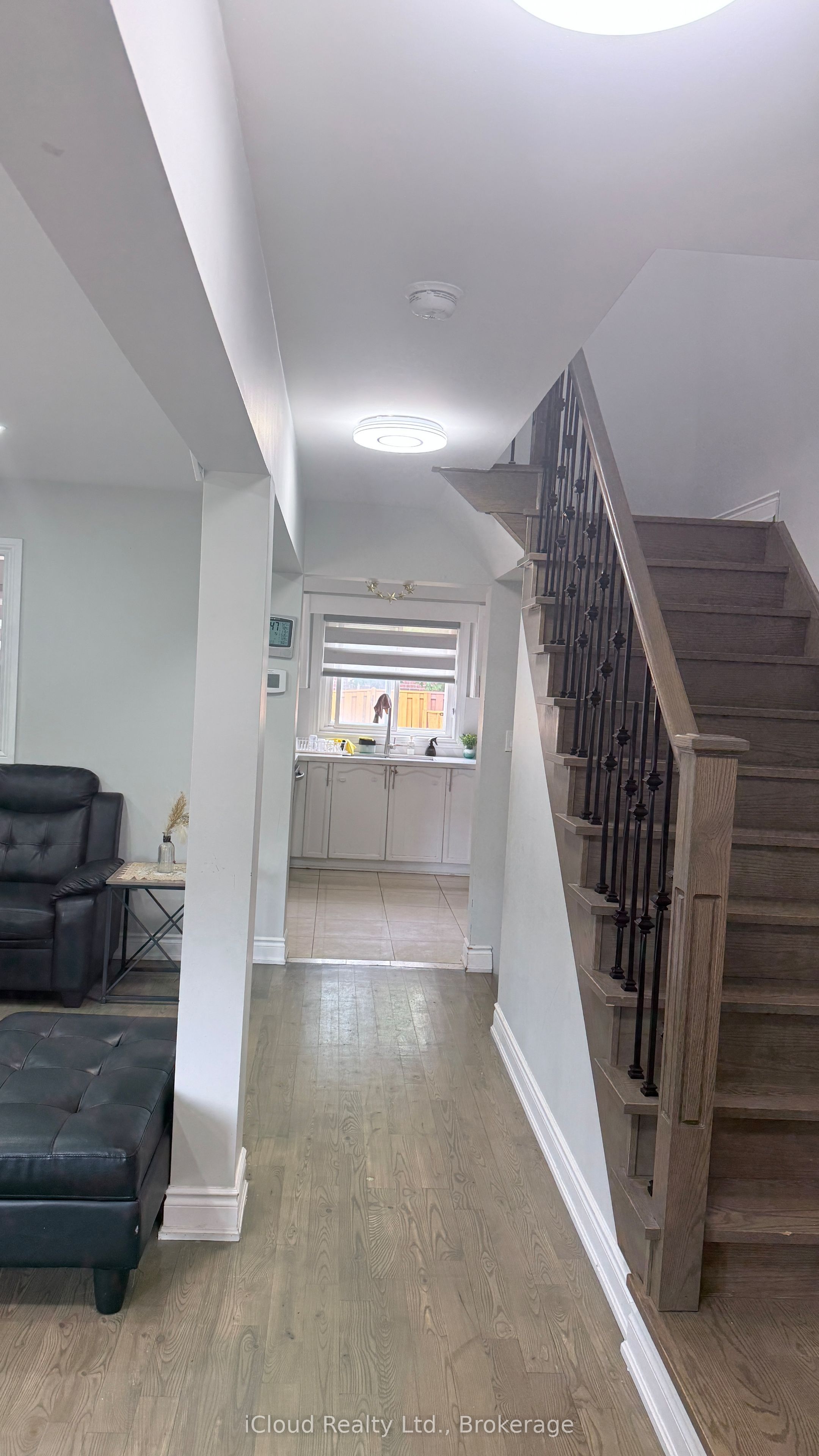 7050 Black Walnut Trail, Mississauga 4