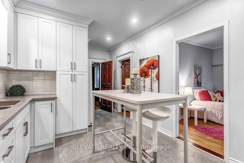 25 Temple Avenue, Toronto 2