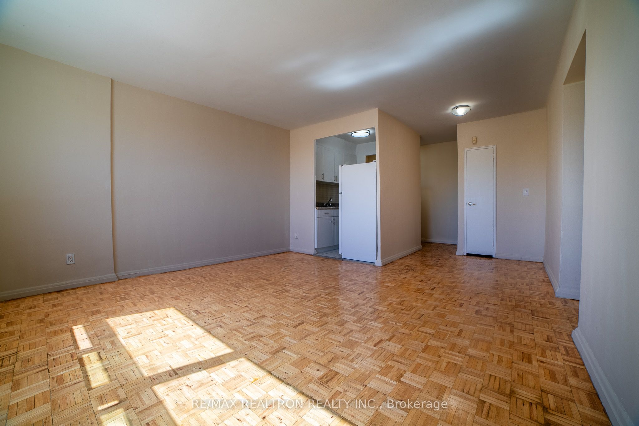 Unit 215 - 2355 Lake Shore Boulevard W, Etobicoke 4