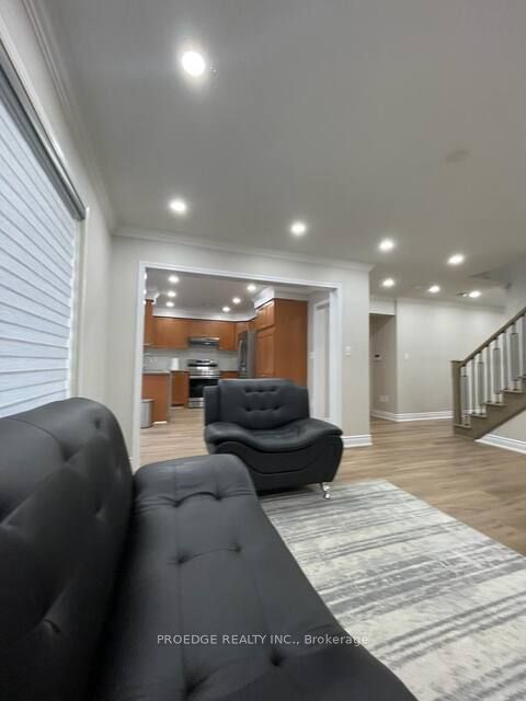 2357 Falkland Crescent, Oakville 3