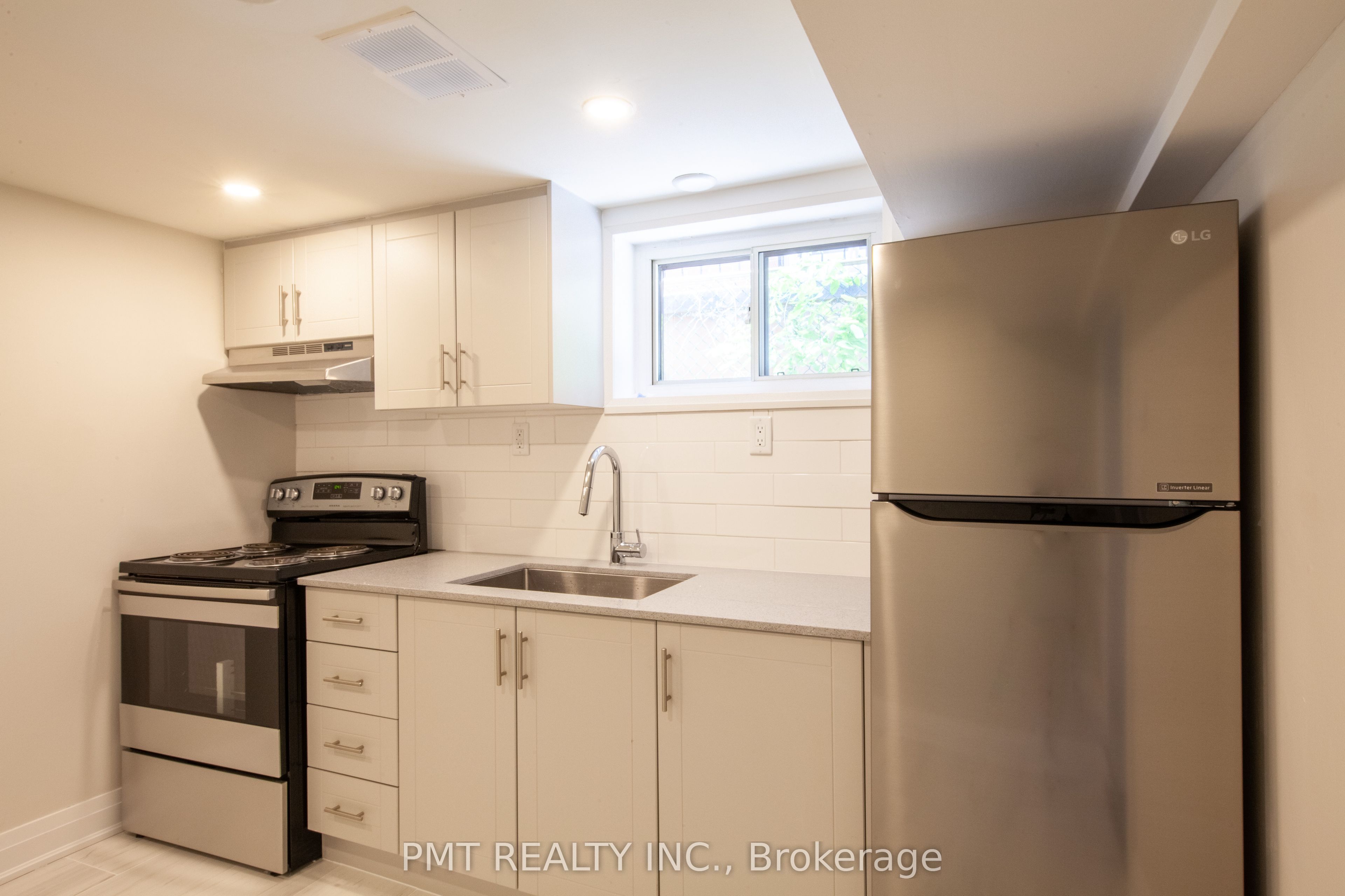 Unit Basement - 34 Robindale Avenue, Etobicoke 2