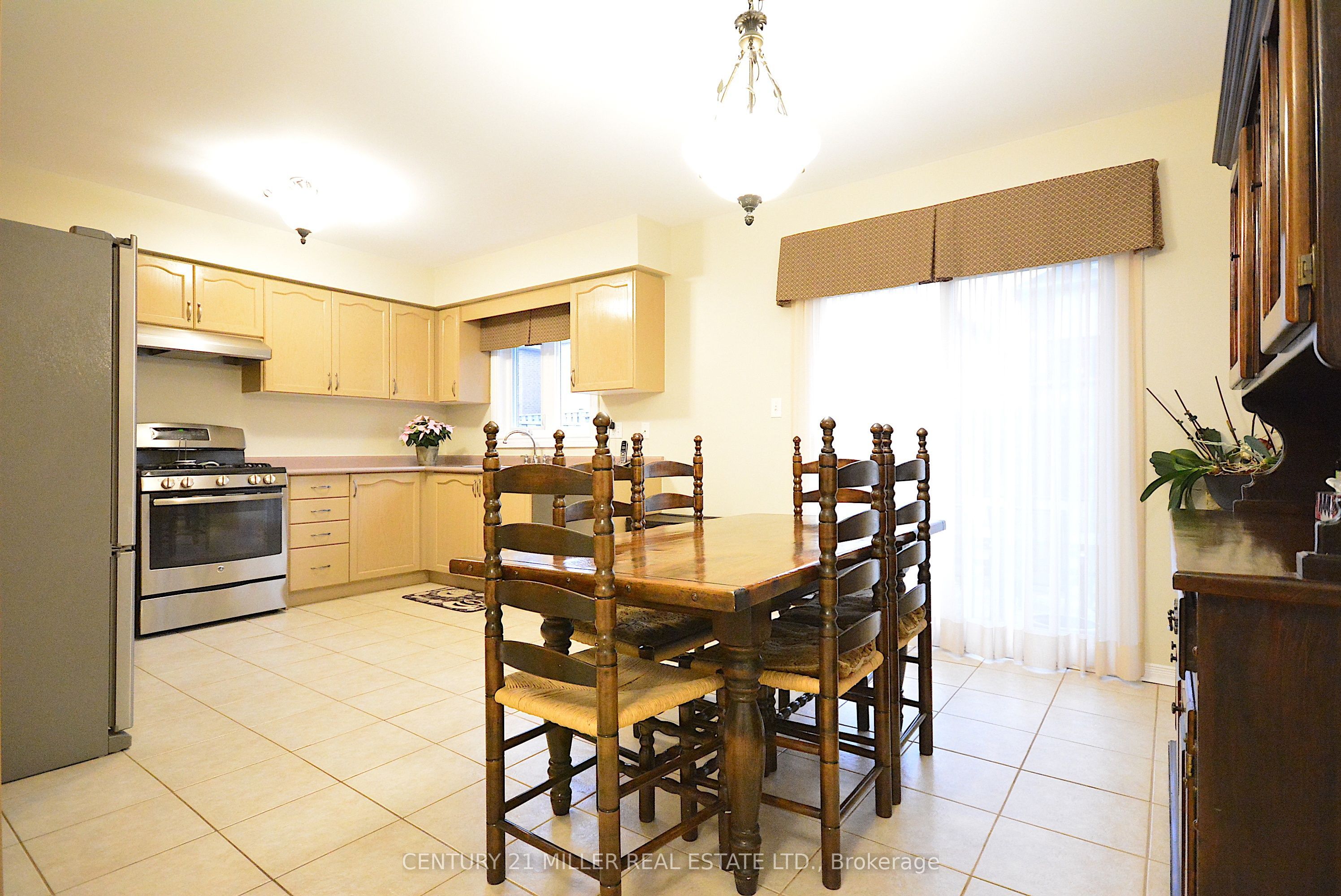 2131 Stillmeadow Road, Oakville 5