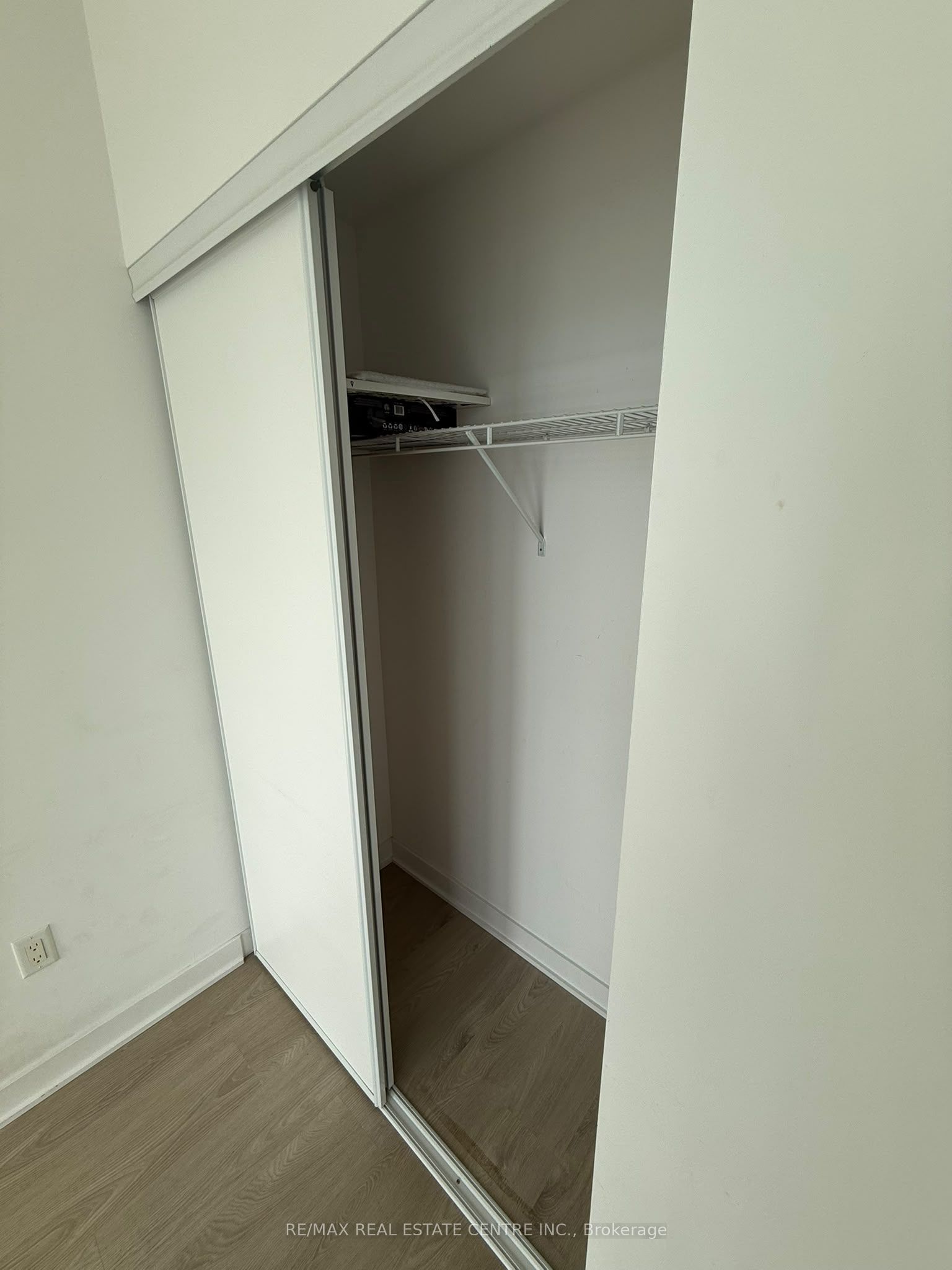 Unit 605 - 3900 Confederation Parkway, Mississauga 5