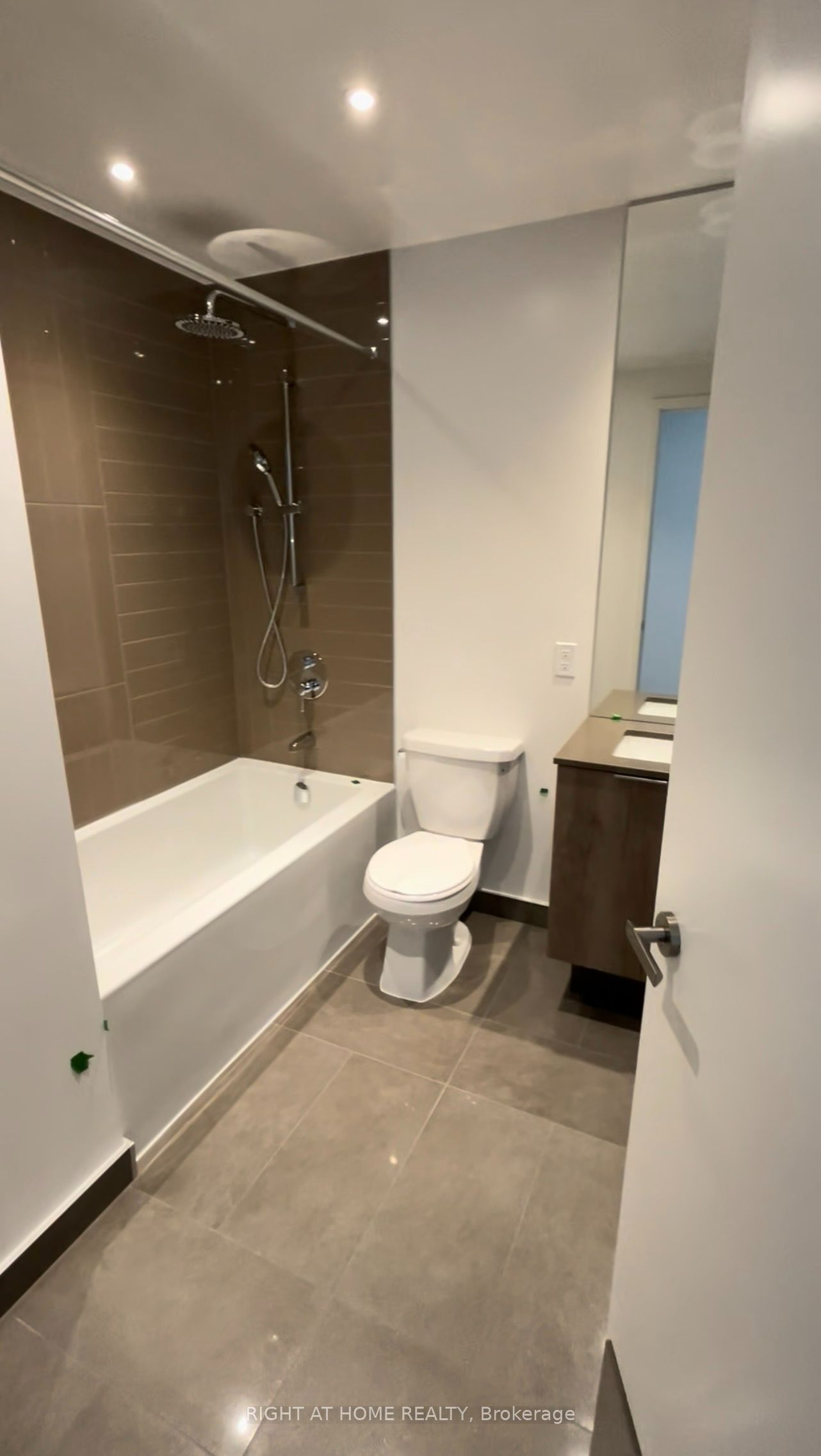 Unit 6205 - 448 Burnhamthorpe Rd Road W, Mississauga 3