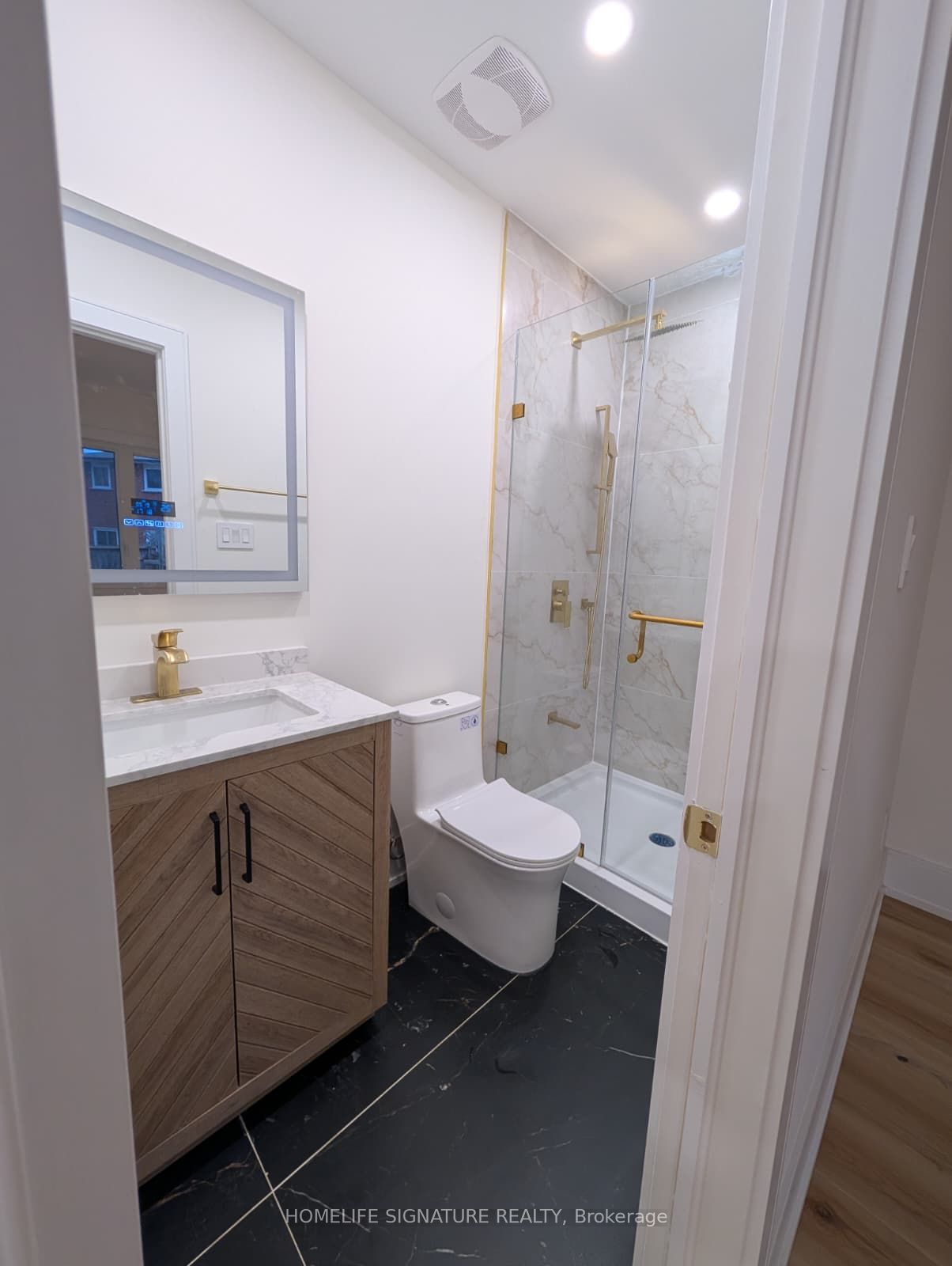 Unit Garden Suite - 22 Medina Place, Brampton 5