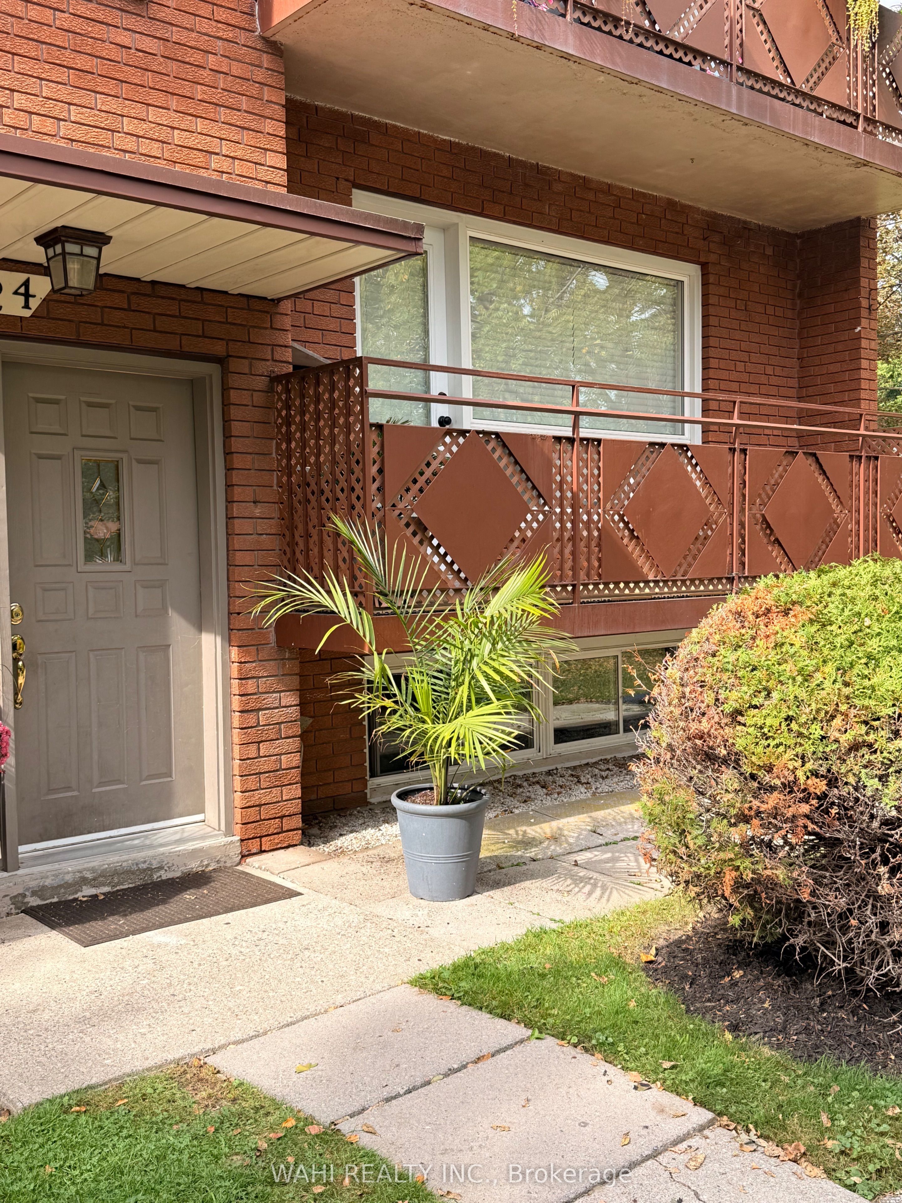 Unit UNIT 2 - 24 Lloyd George Avenue, Etobicoke 2