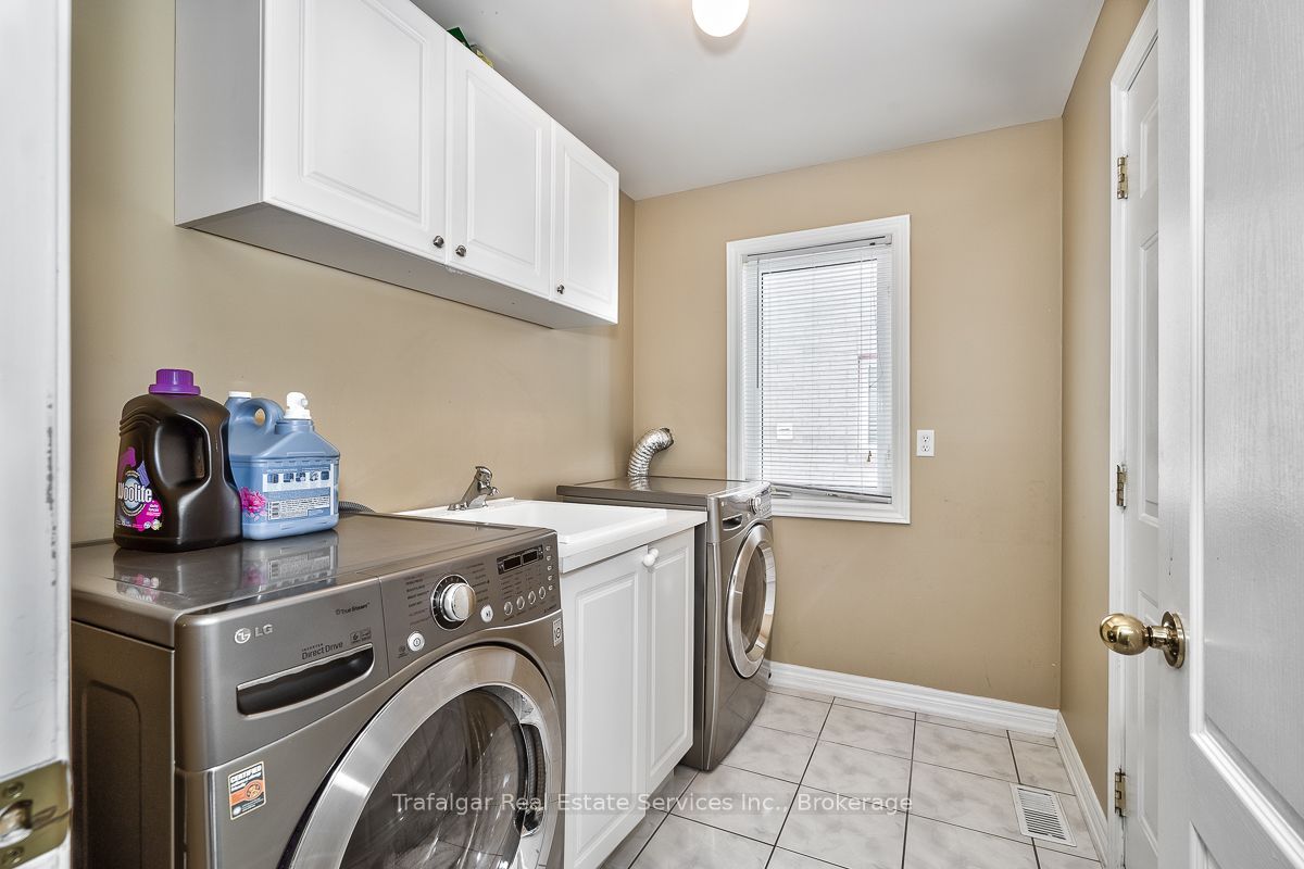 2355 Hilda Drive, Oakville 3