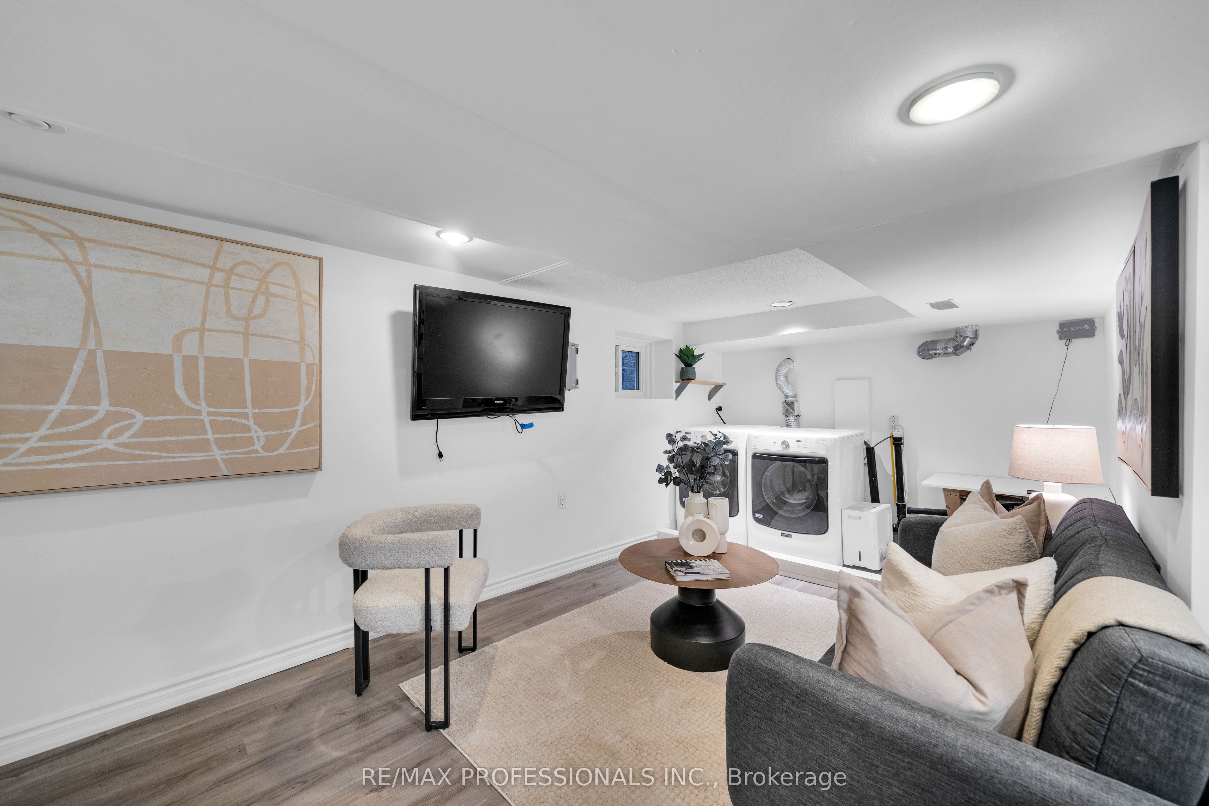 Unit LOWER - 176 Sixth Street, Etobicoke 2