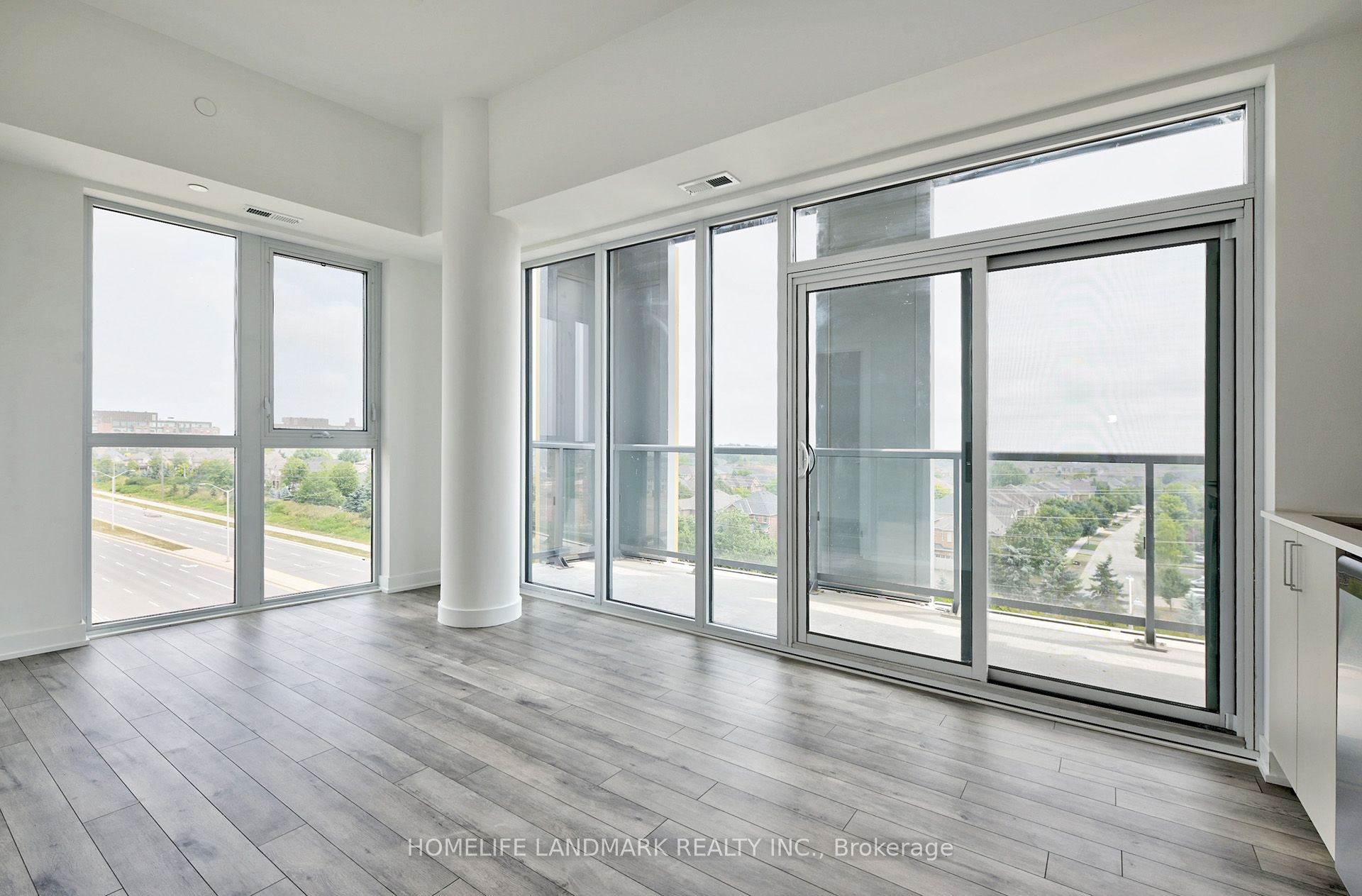 Unit 720 - 1005 Dundas Street E, Oakville 4