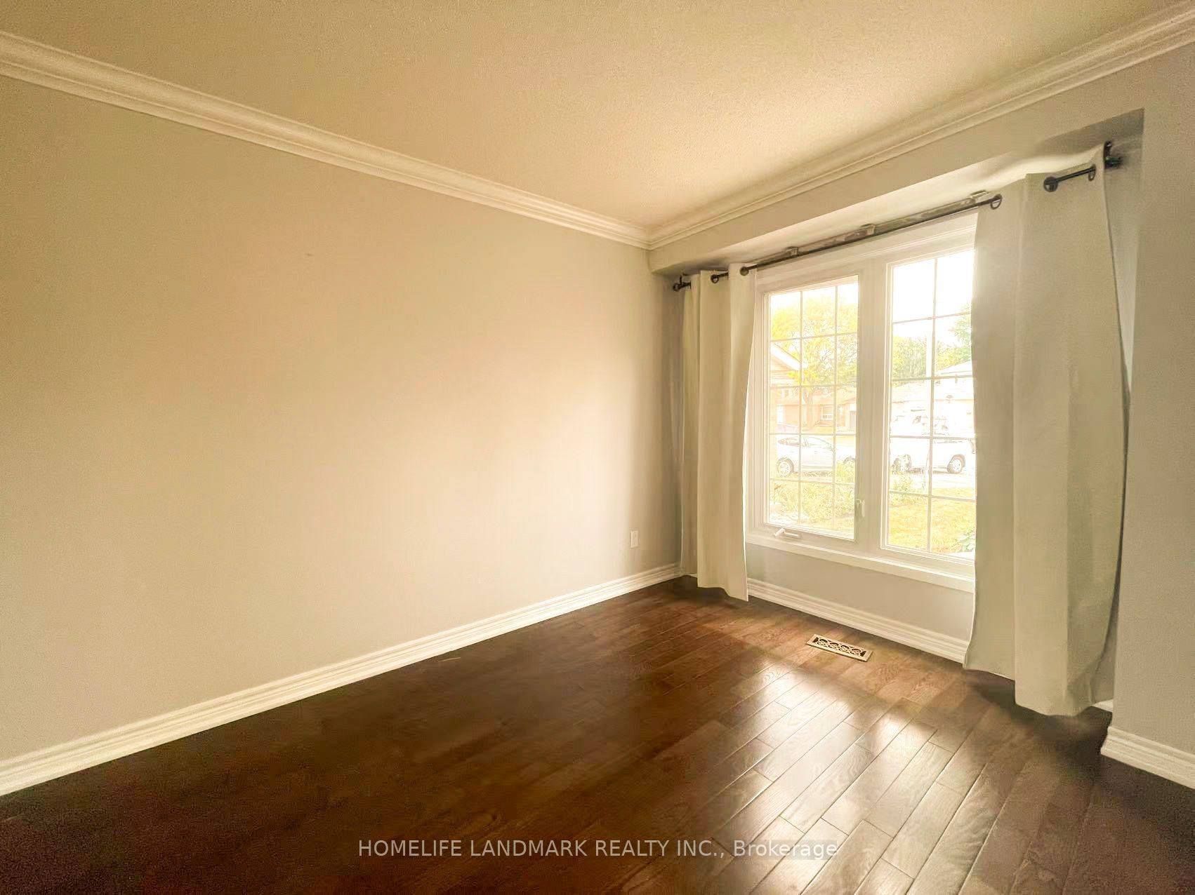 6337 Martel Court, Mississauga 3