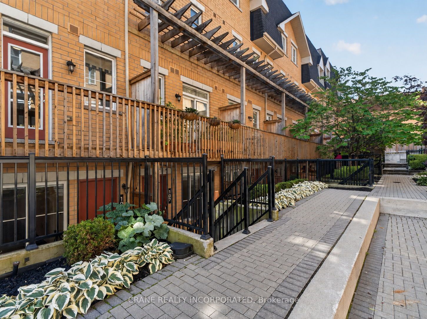 Unit 108 - 400 Hopewell Avenue, Toronto 2
