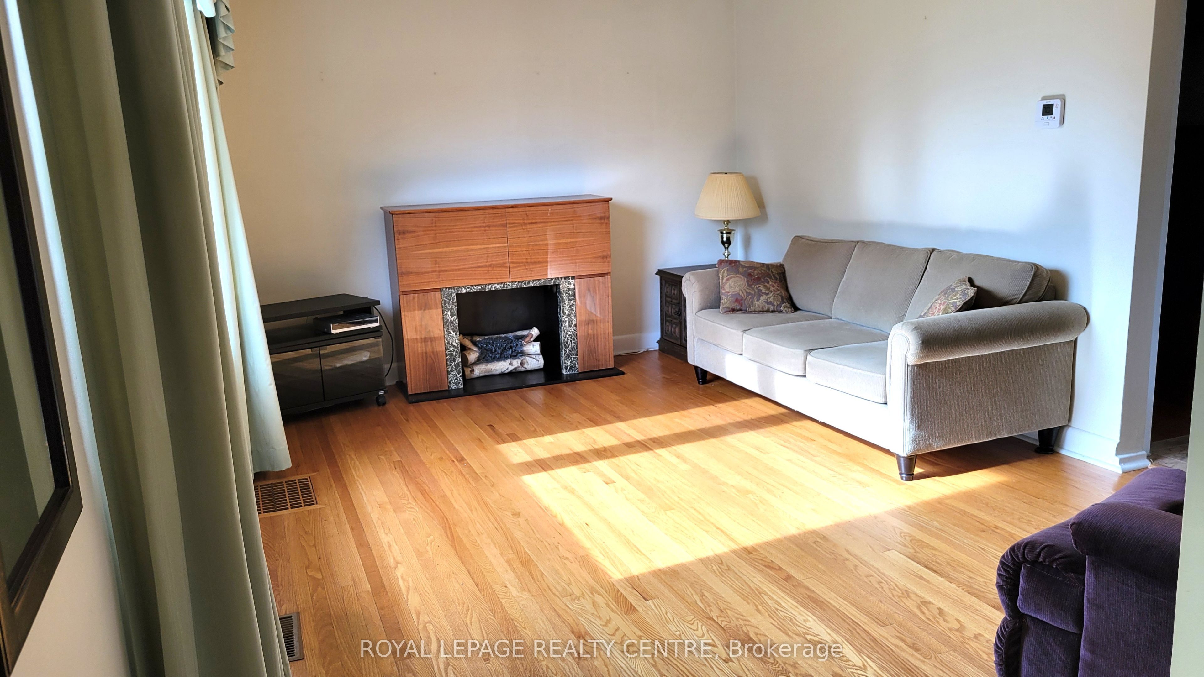 7 Earl Street, Mississauga 3
