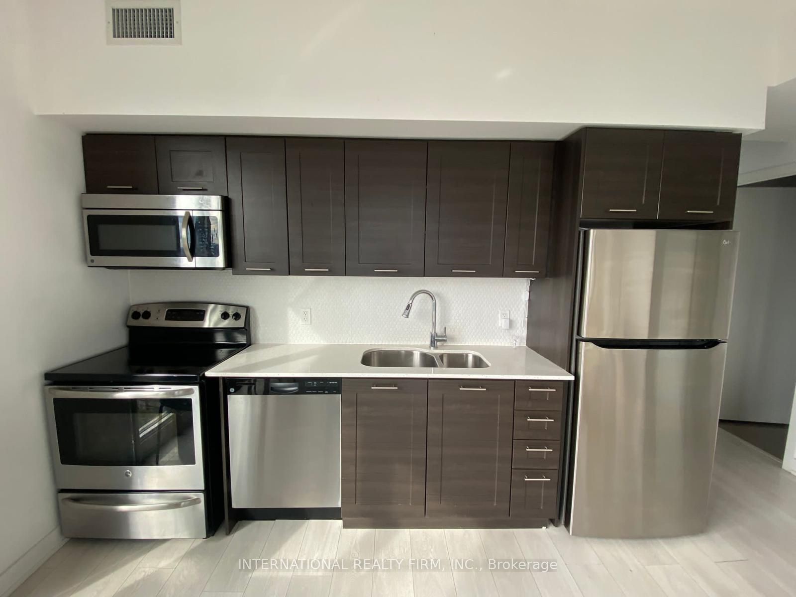 Unit 3606 - 2212 Lakeshore Road W, Etobicoke 4