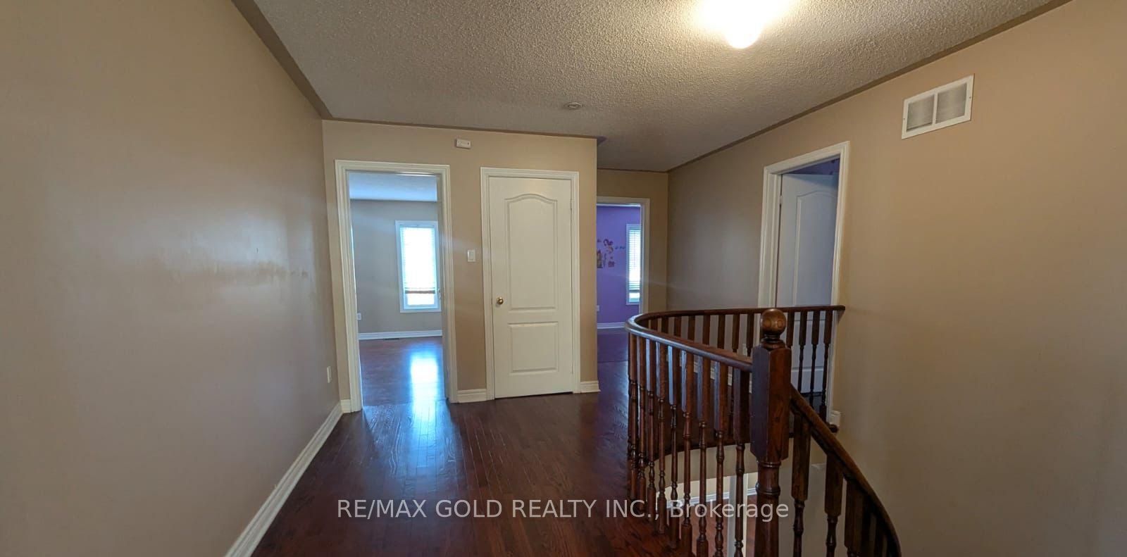 3 Borneo Crescent, Brampton 5