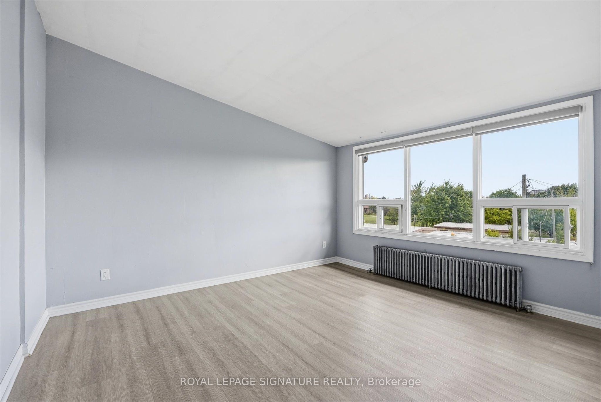 Unit 301 - 49 Cuffley Crescent S, North York 4