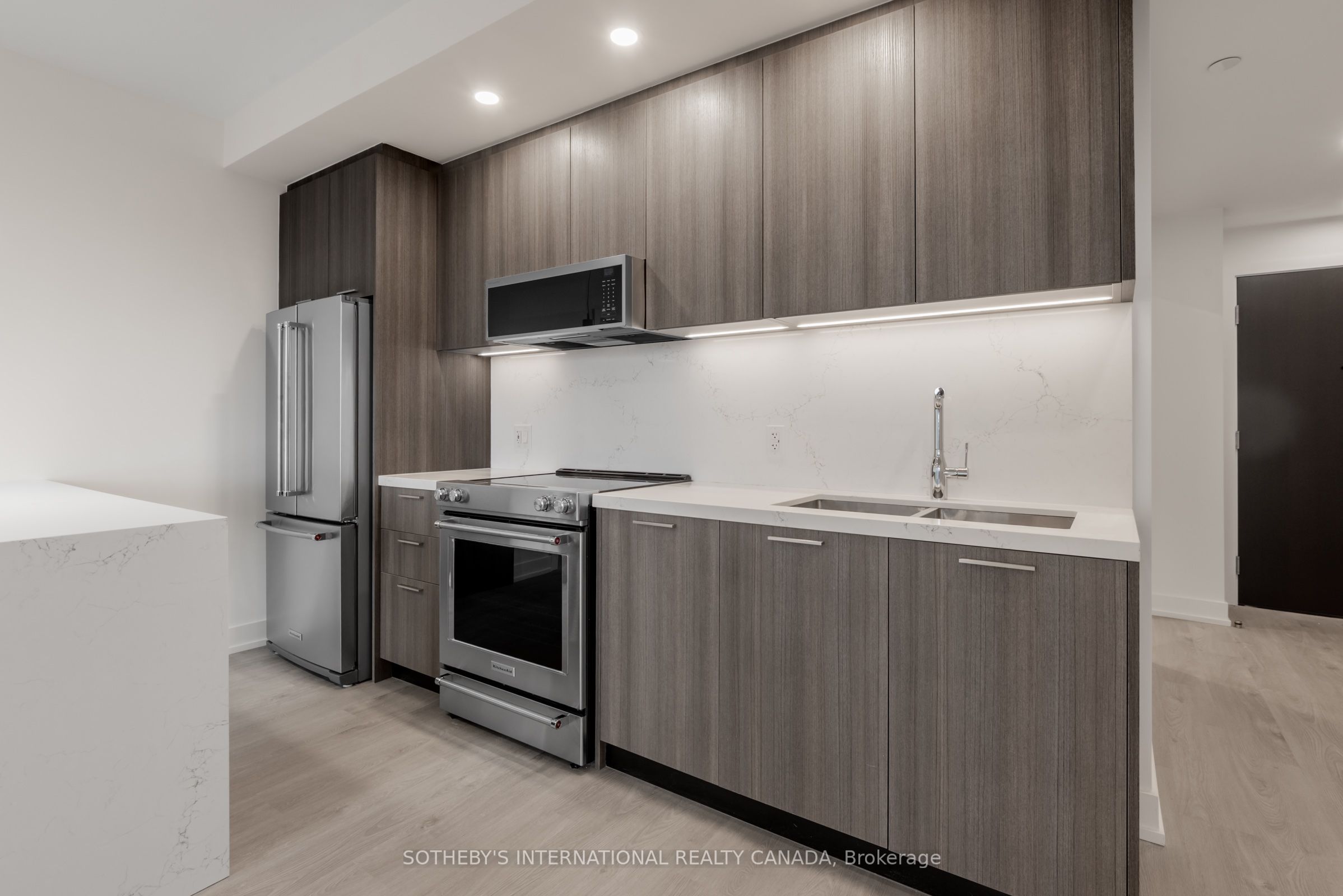 Unit 1003 - 31 York Garden Way, North York 2