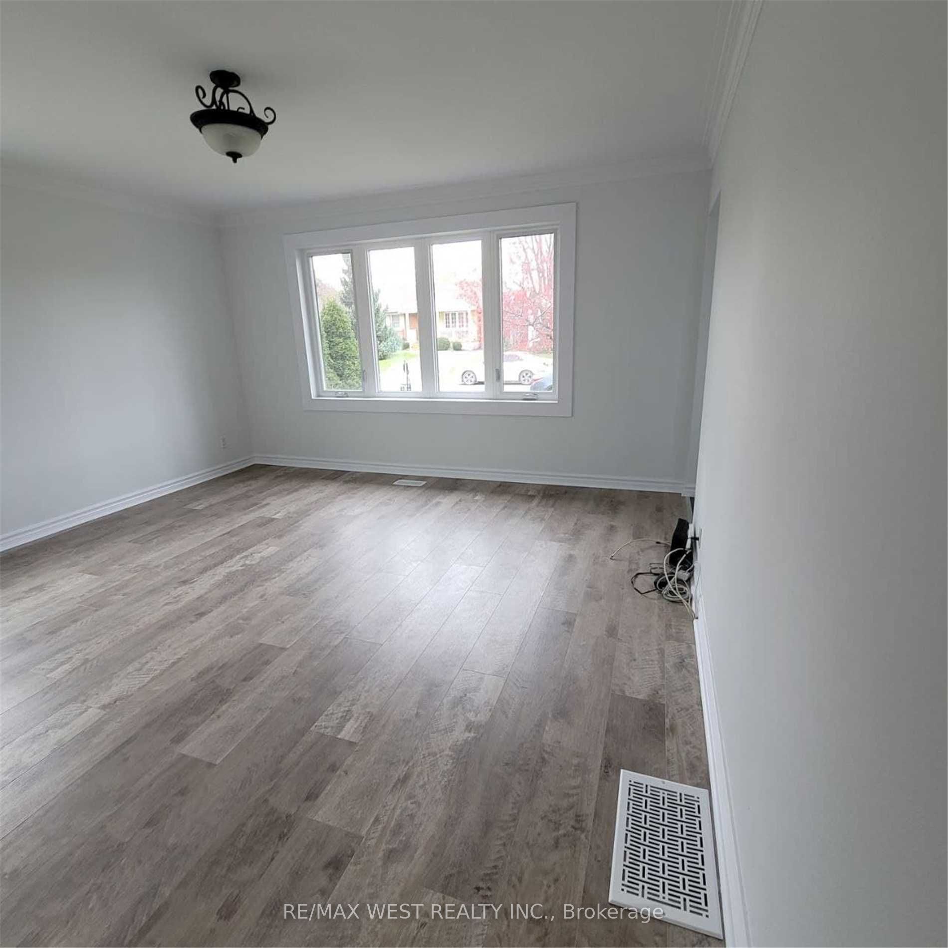 245 Kingsleigh Court, Milton 2