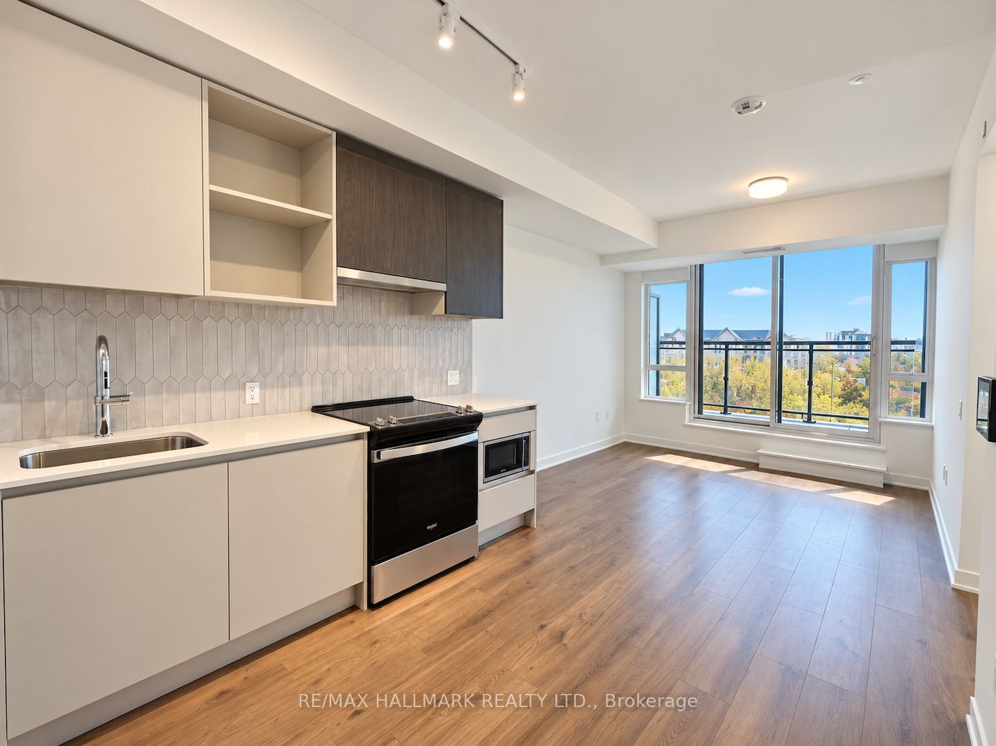 Unit 330 - 395 Dundas Street W, Oakville 4
