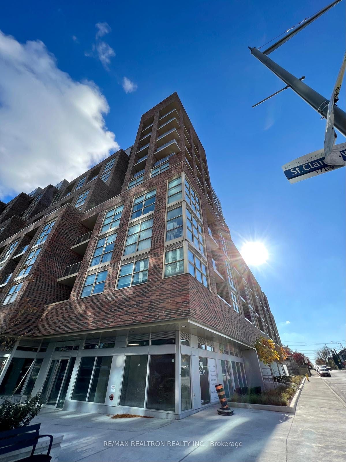 Unit 604 - 1787 St Clair Avenue W, Toronto 3
