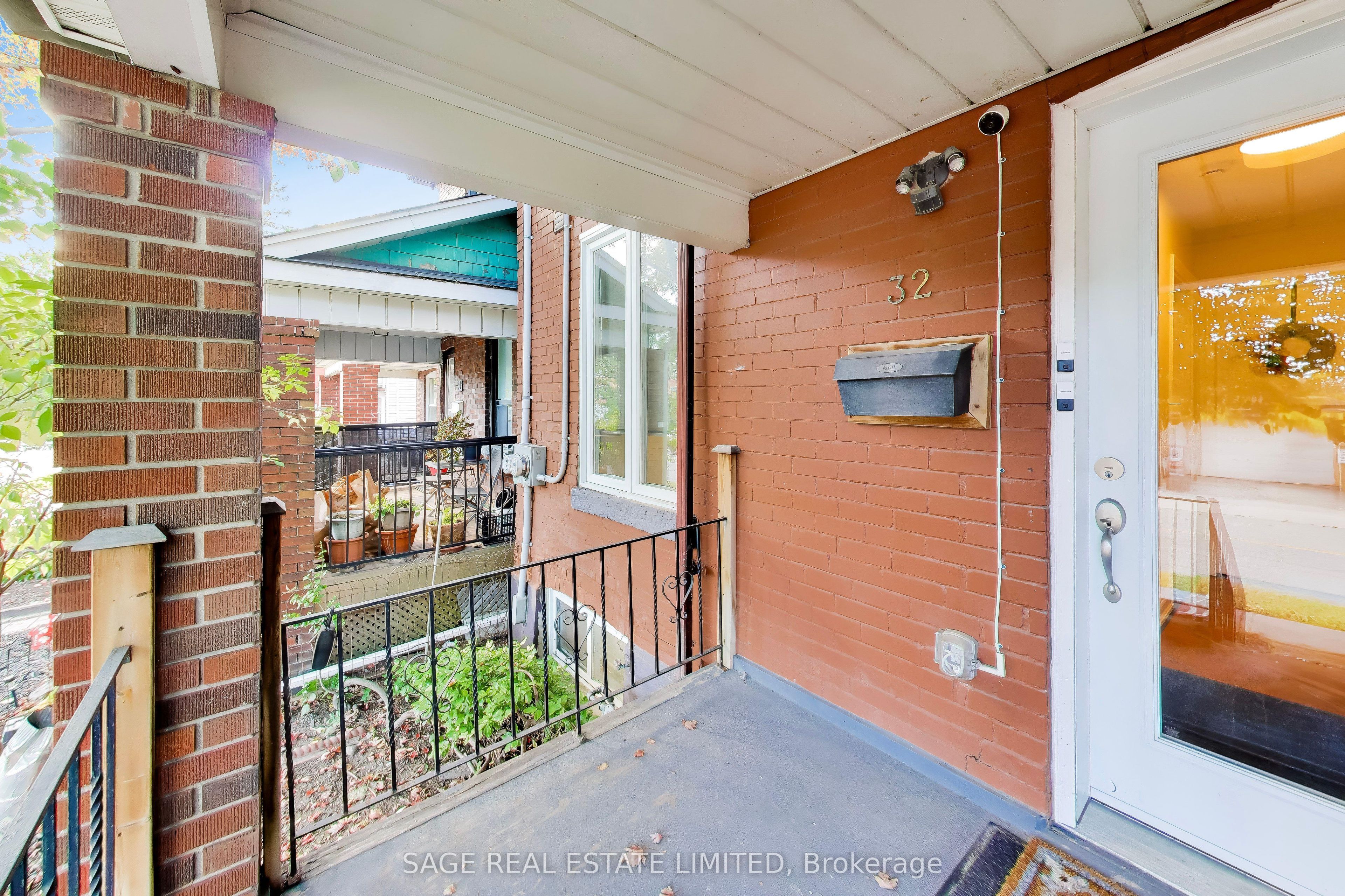 Unit Main - 32 Castleton Avenue, Toronto 4
