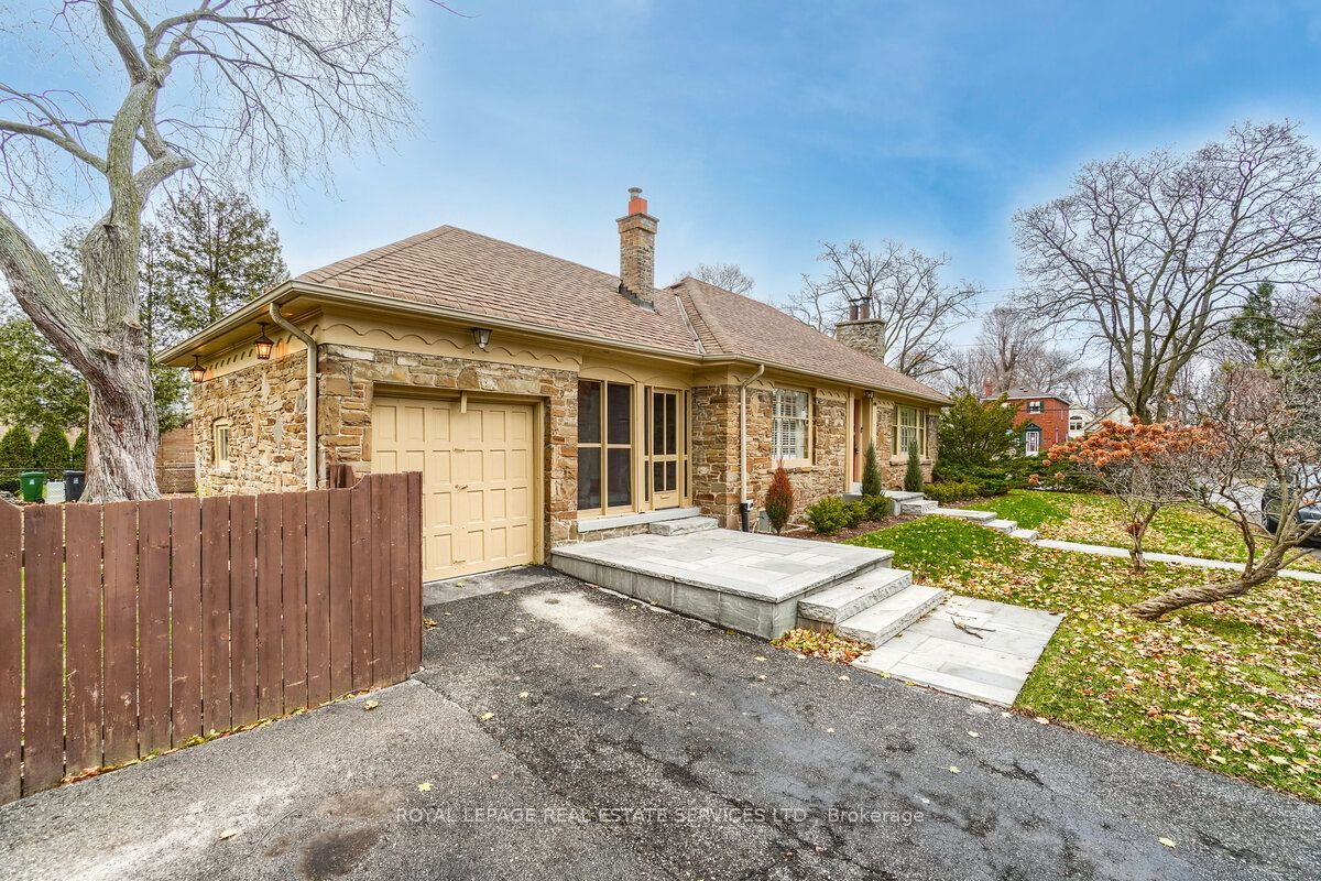 880 Royal York Road, Etobicoke 3