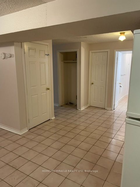 5547 River Grove Avenue, Mississauga 5