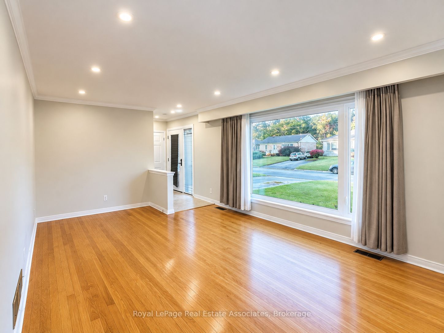 Unit Upper - 10 Elizabeth Street, Halton Hills 2