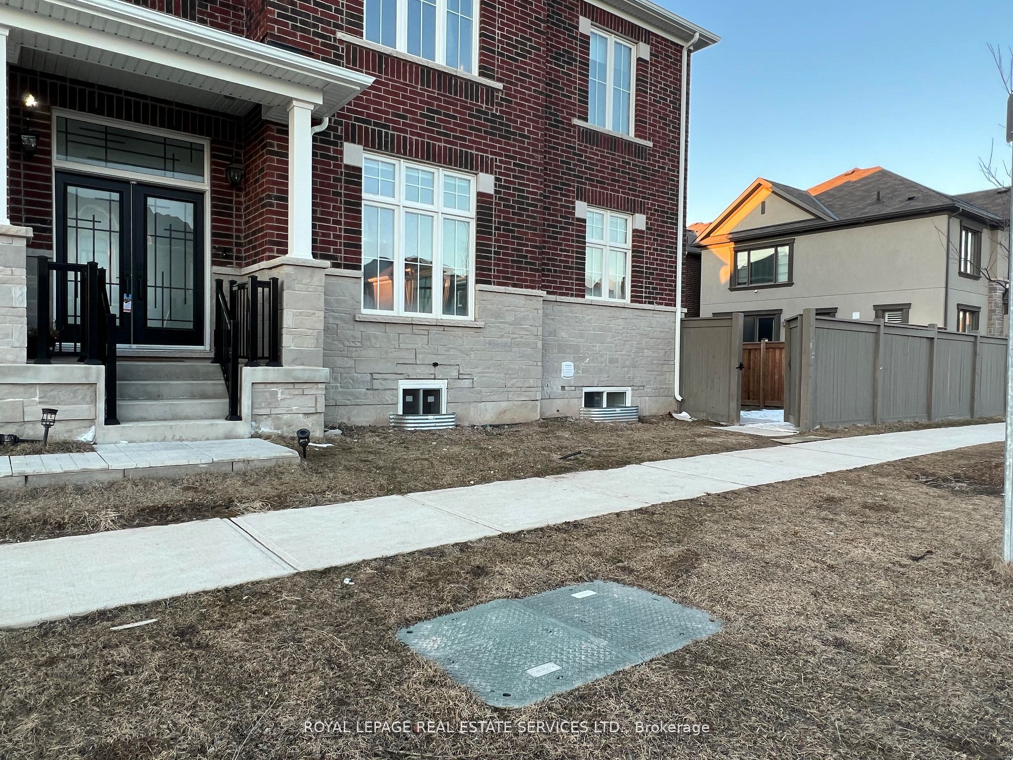 506 Kennedy Circle W, Milton 2