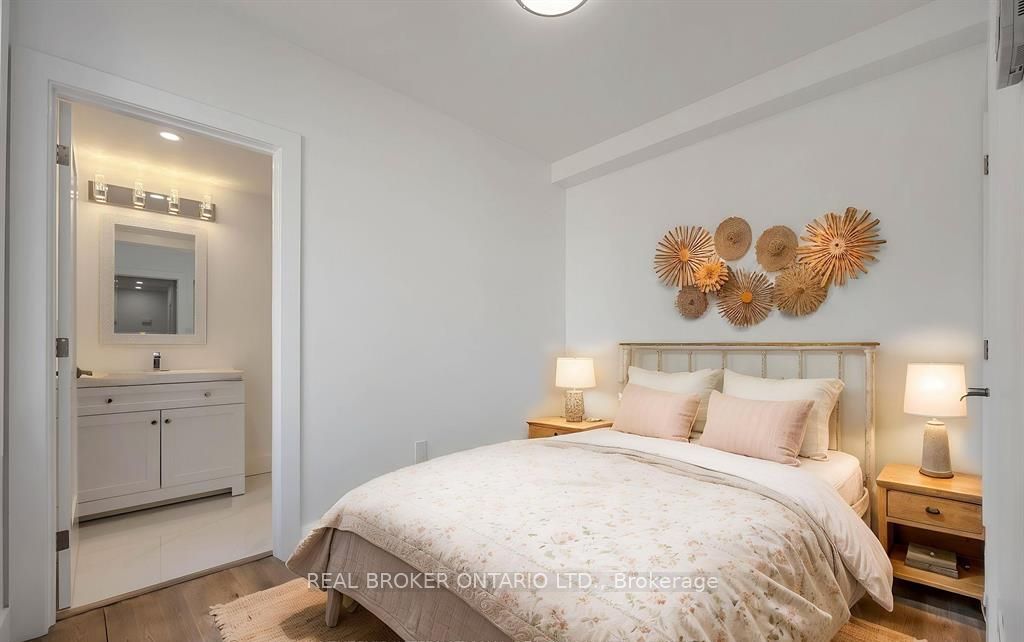 Unit 5 - 14 Hatfield Crescent, Etobicoke 4