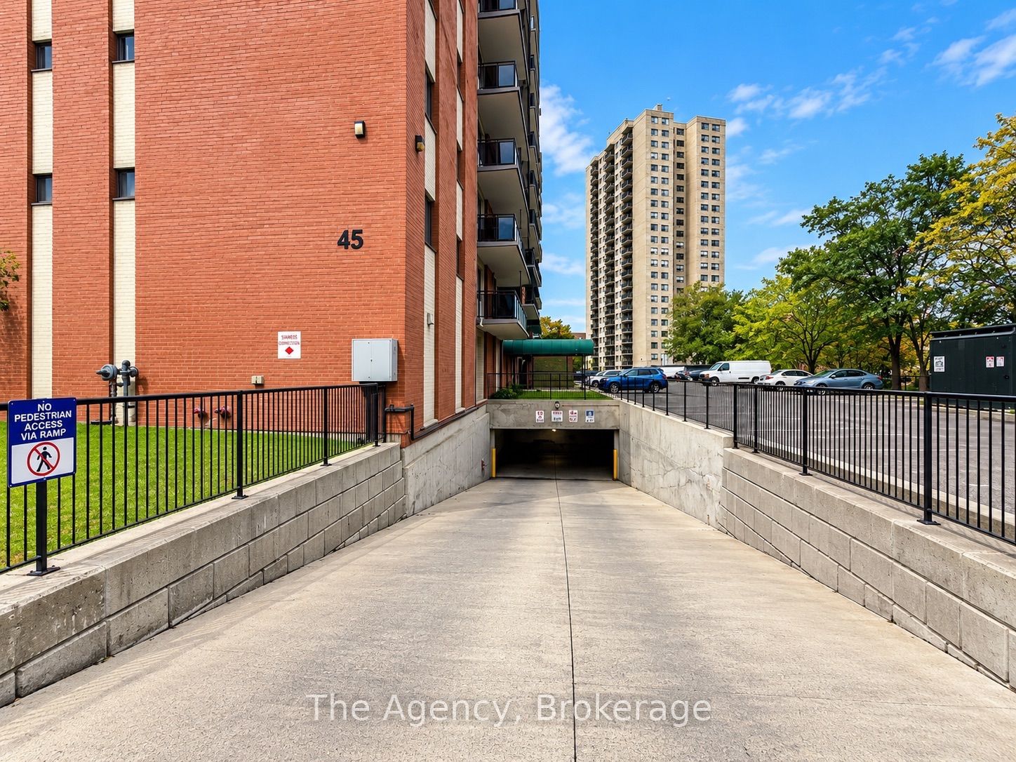 Unit 805 - 45 Paisley Boulevard W, Mississauga 3