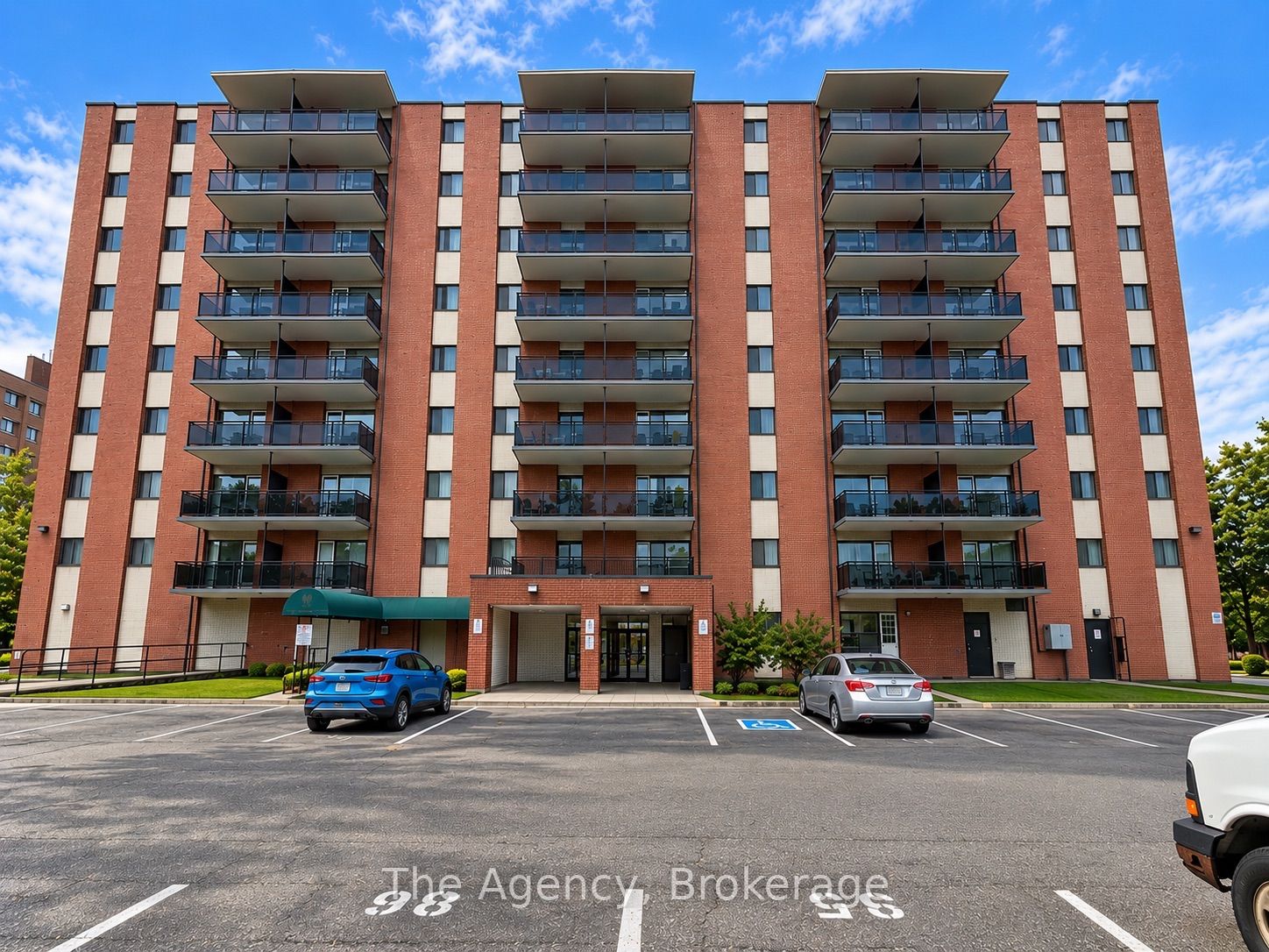 Unit 304 - 45 Paisley Boulevard W, Mississauga 2