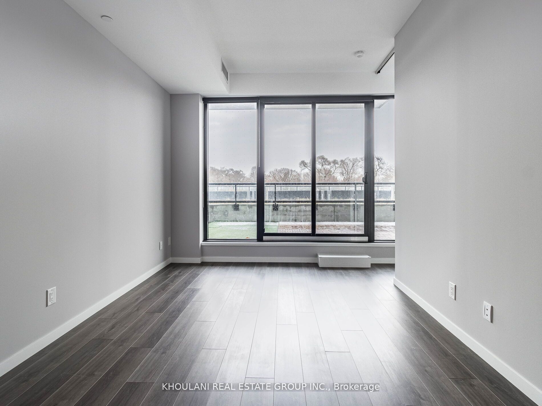 Unit 204 - 7 Smith Crescent, Etobicoke 5