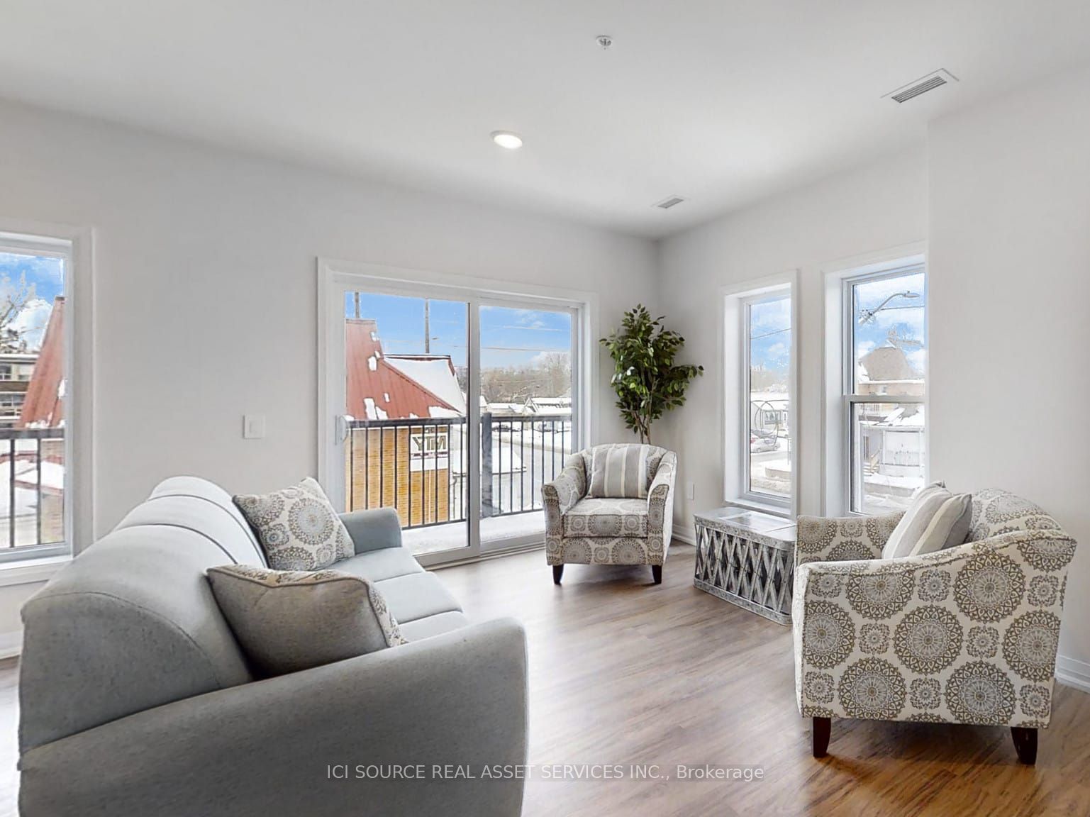 Unit 208 - 77 William Street N, Kawartha Lakes 2
